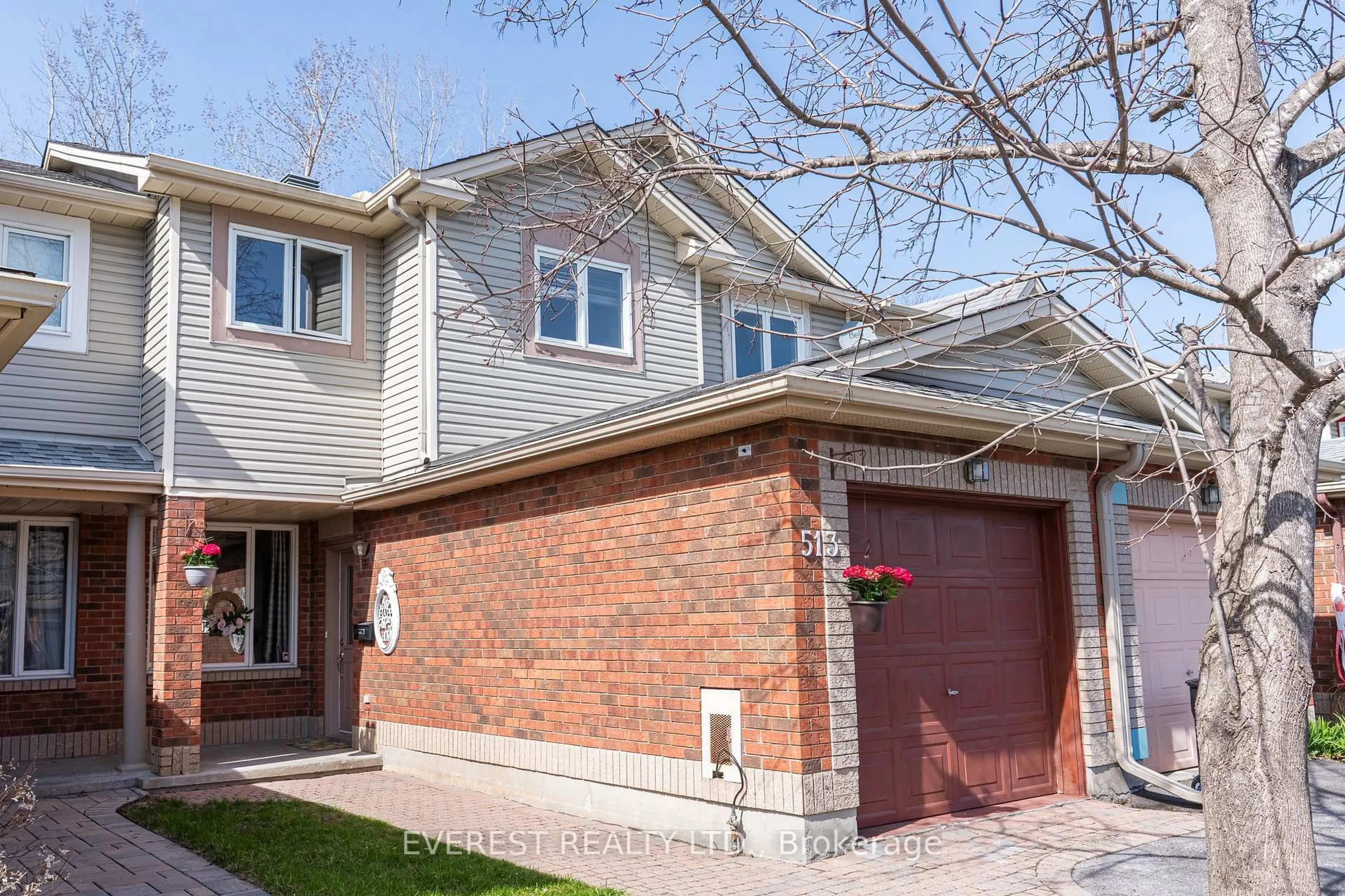 Home with brick exterior material, street for 513 Wincanton Dr, Ottawa Ontario K4A 3Y2