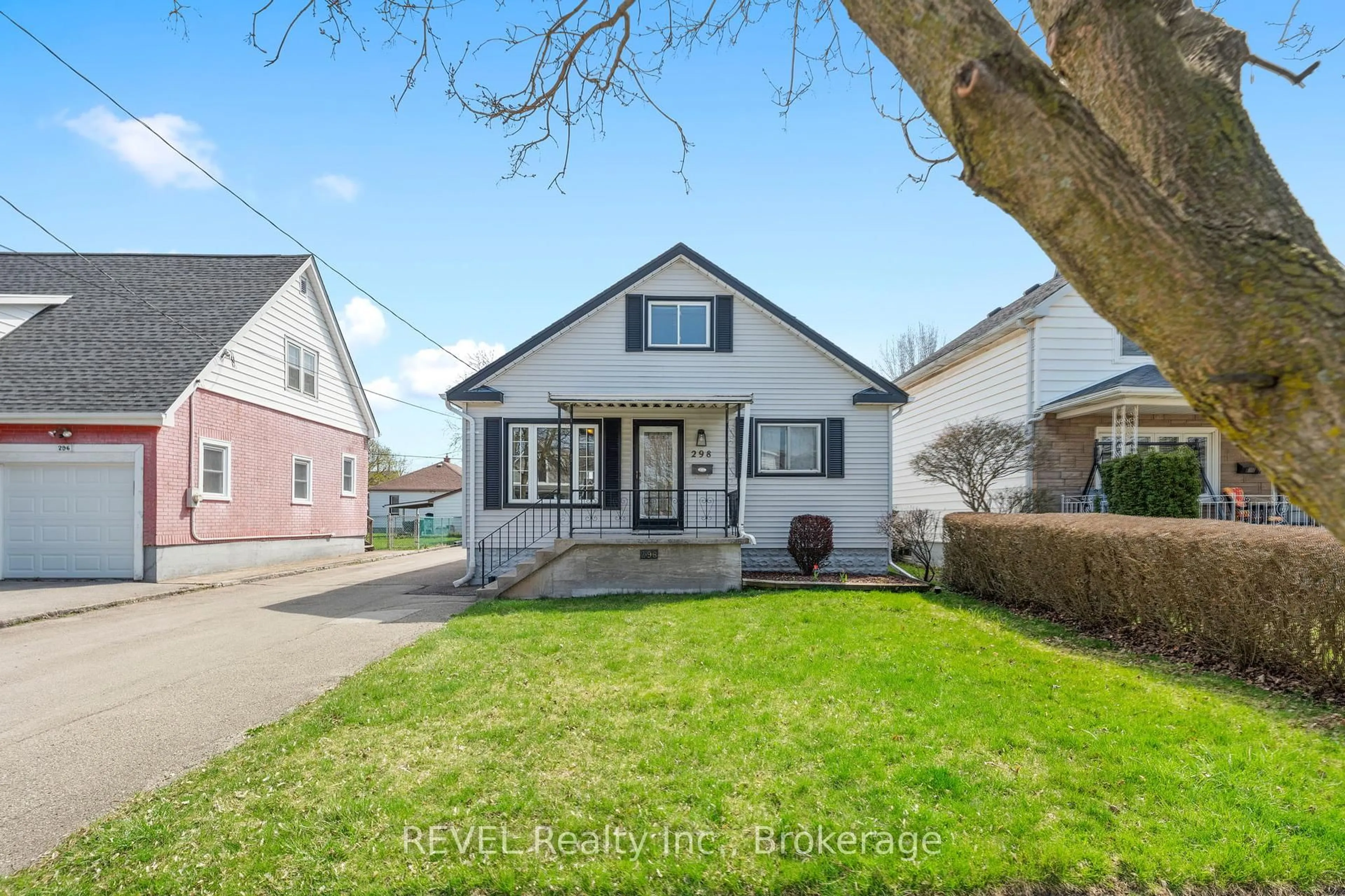 Unknown for 298 Mcalpine Ave, Welland Ontario L3B 1V2