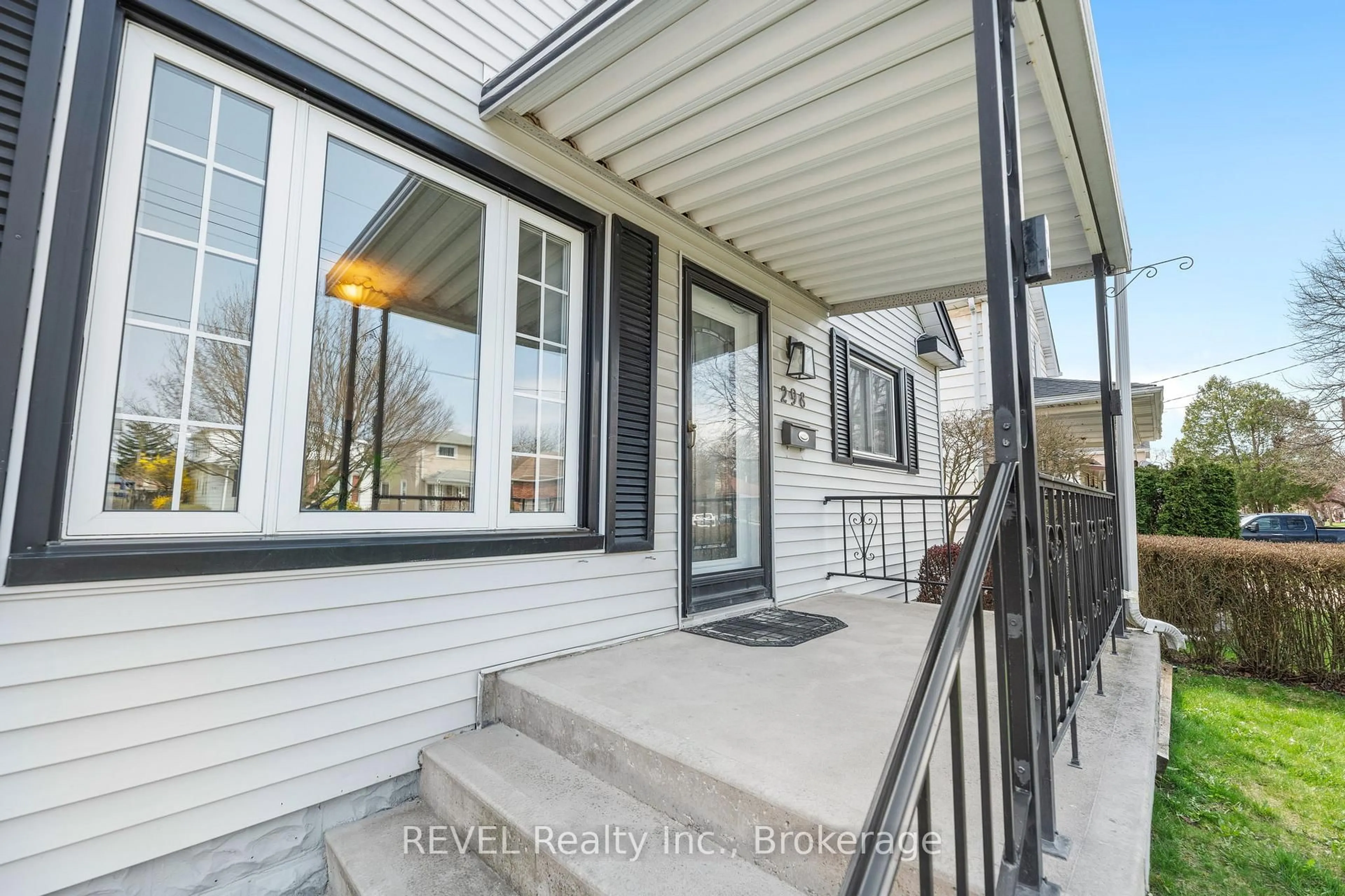 Unknown for 298 Mcalpine Ave, Welland Ontario L3B 1V2