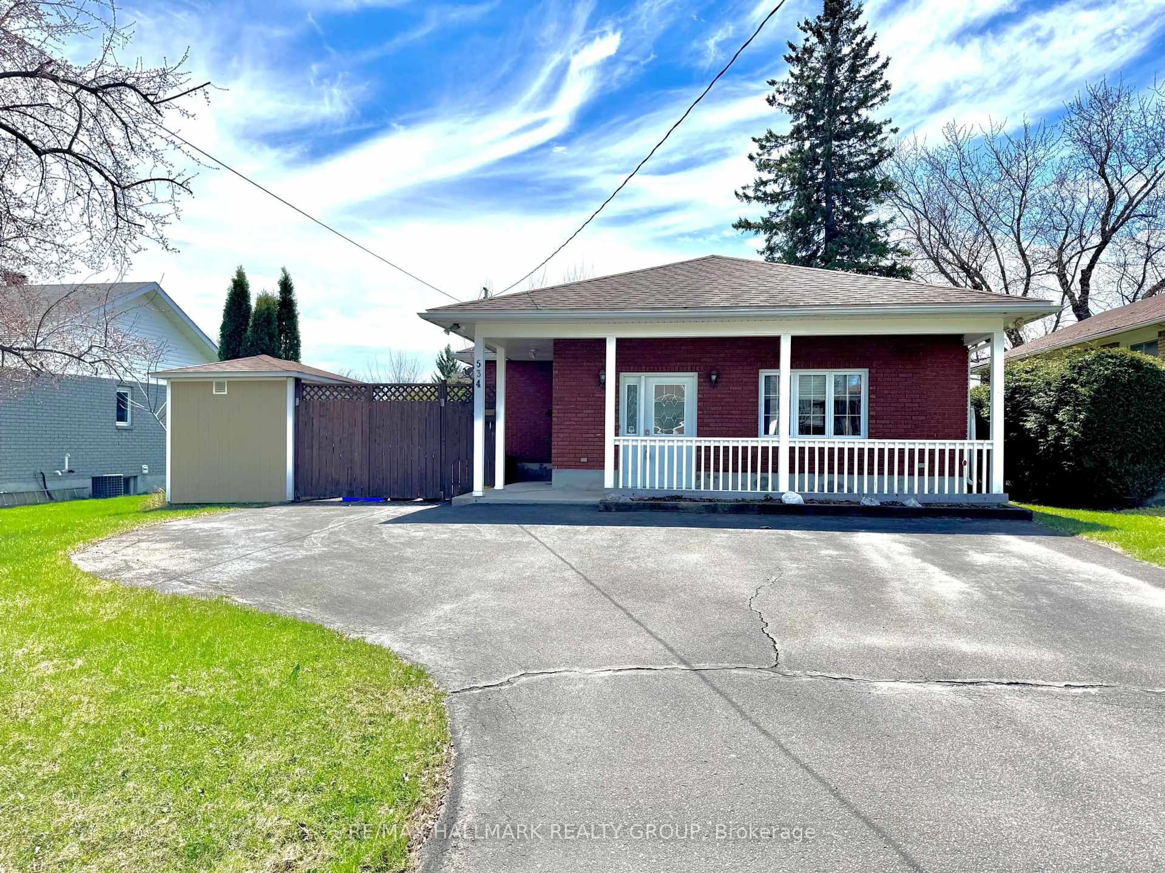 A pic from outside/outdoor area/front of a property/back of a property/a pic from drone, street for 534 Melton St, Pembroke Ontario K8A 2R8