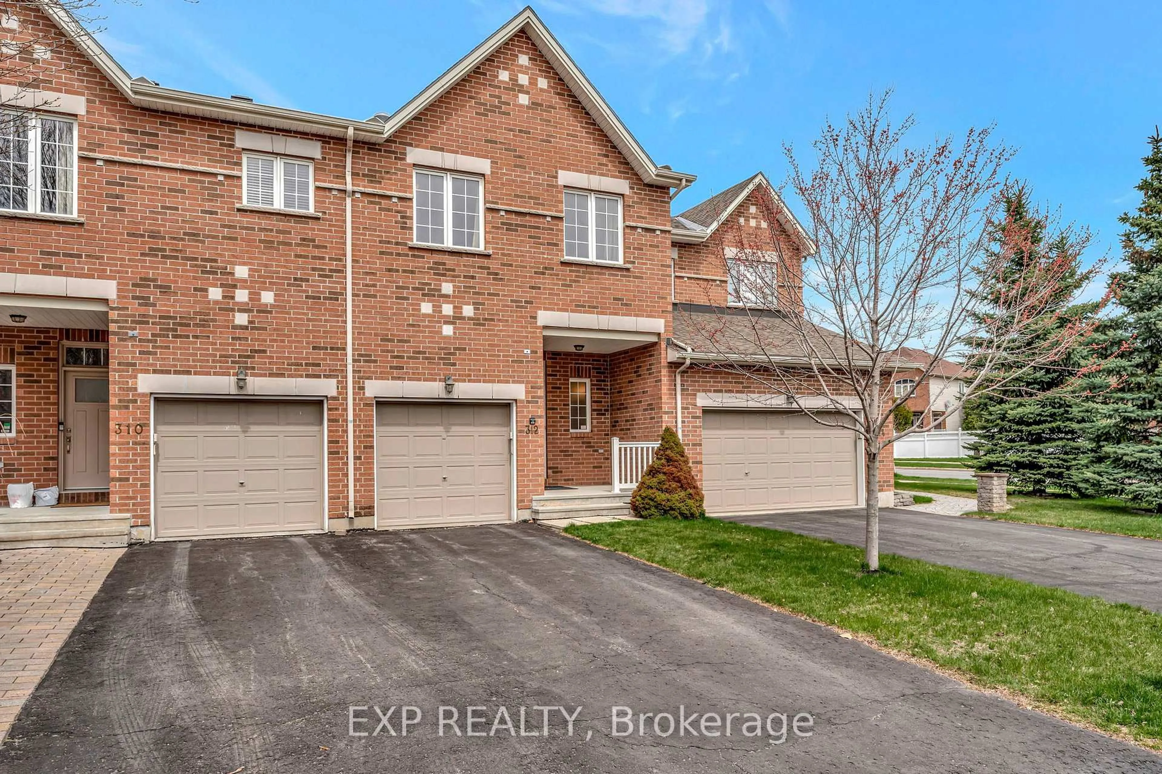 A pic from outside/outdoor area/front of a property/back of a property/a pic from drone, street for 312 Waymark Cres, Kanata Ontario K2M 0A4