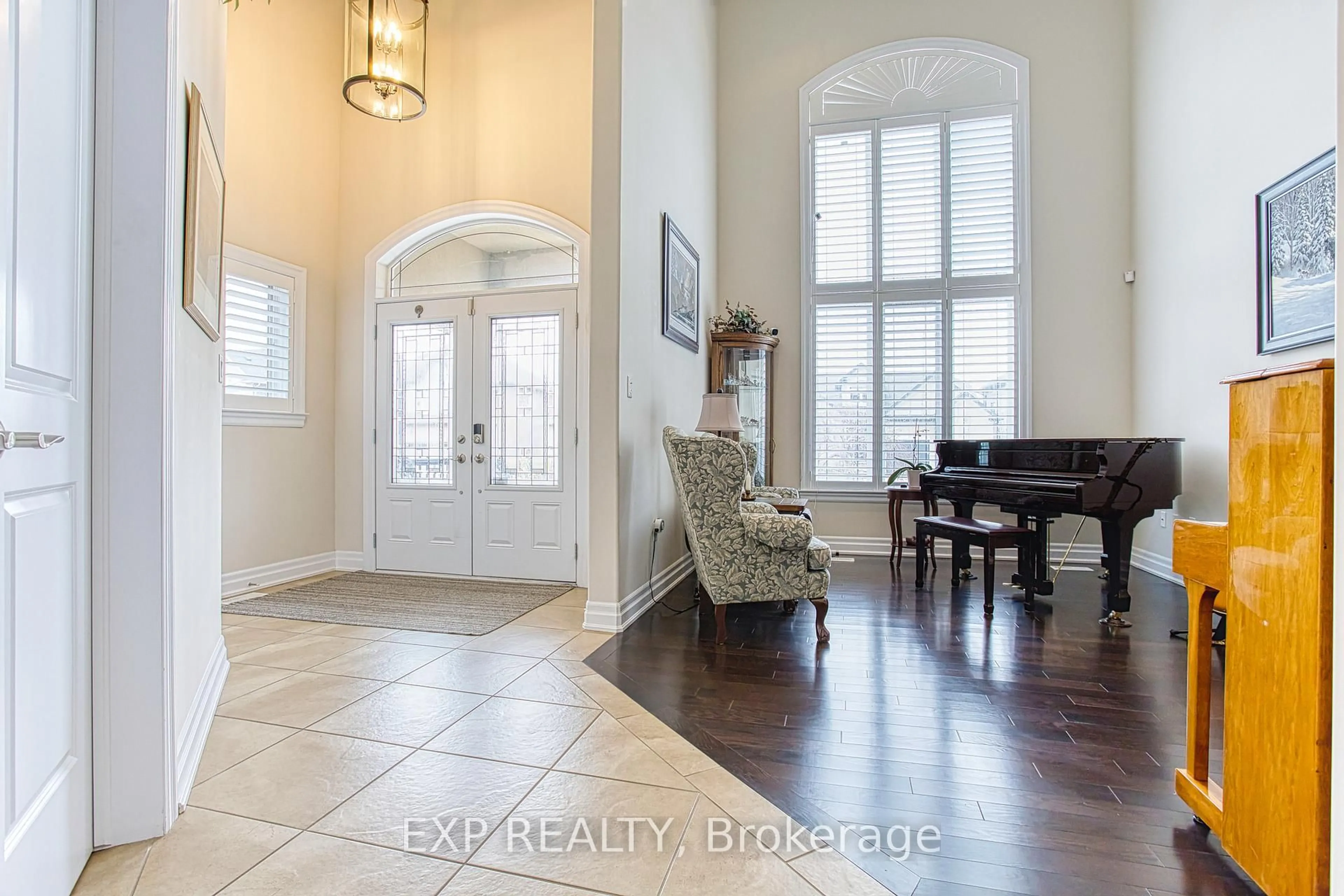 Indoor entryway for 187 Mother's St, Hamilton Ontario L9B 0E1