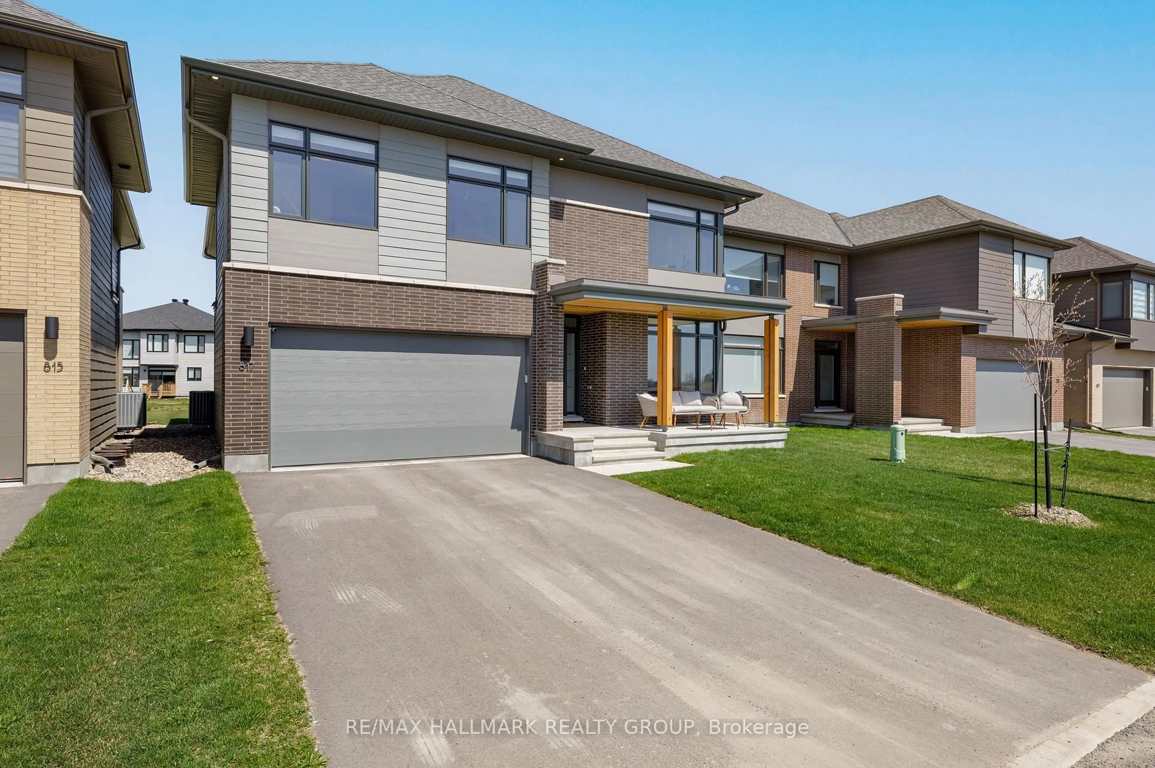 Home with brick exterior material, street for 817 Chorus Dr, Ottawa Ontario K4M 0R1