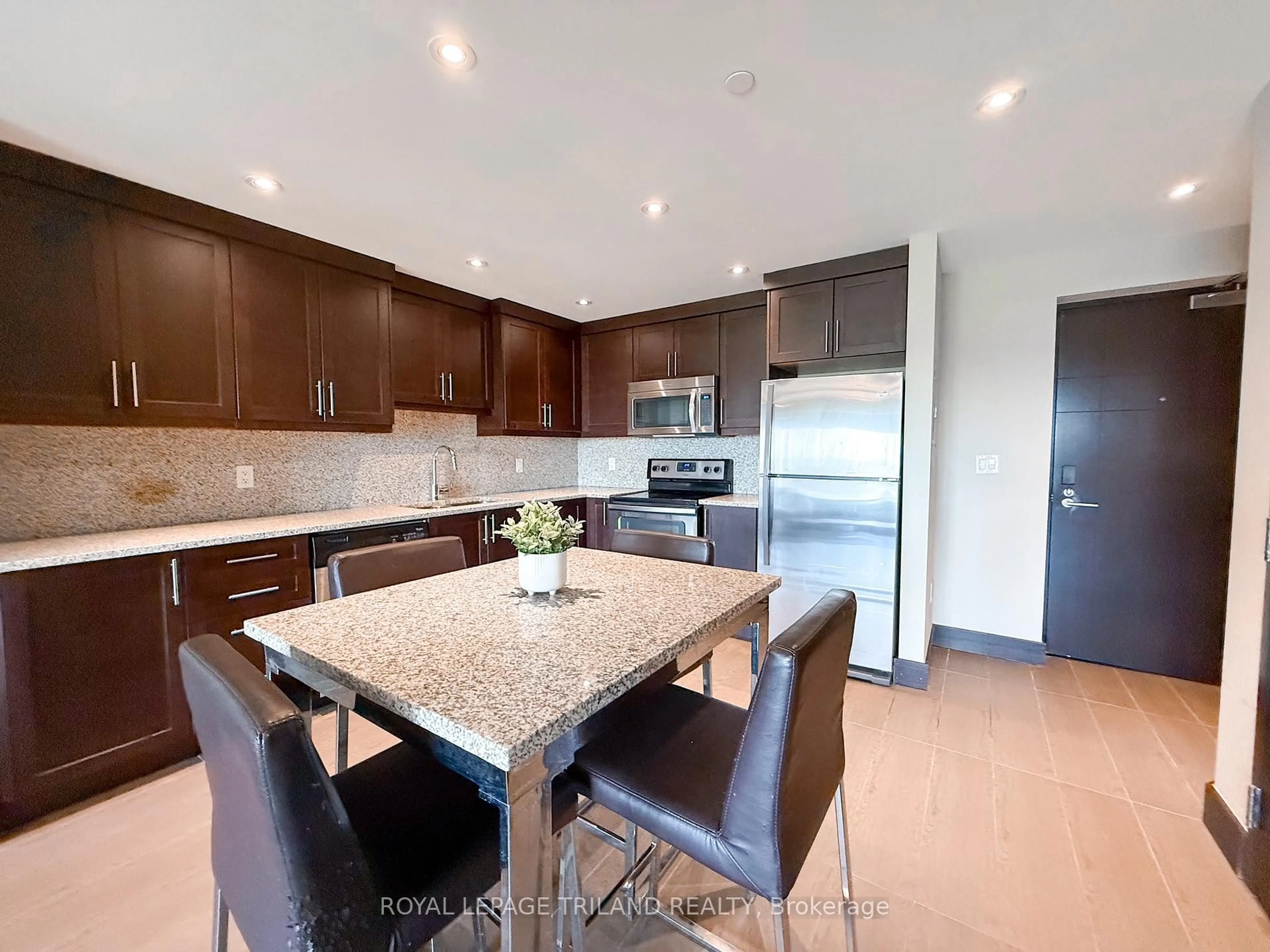 Open concept kitchen, ceramic/tile floor for 1235 RICHMOND St #806, London East Ontario N6A 0C1