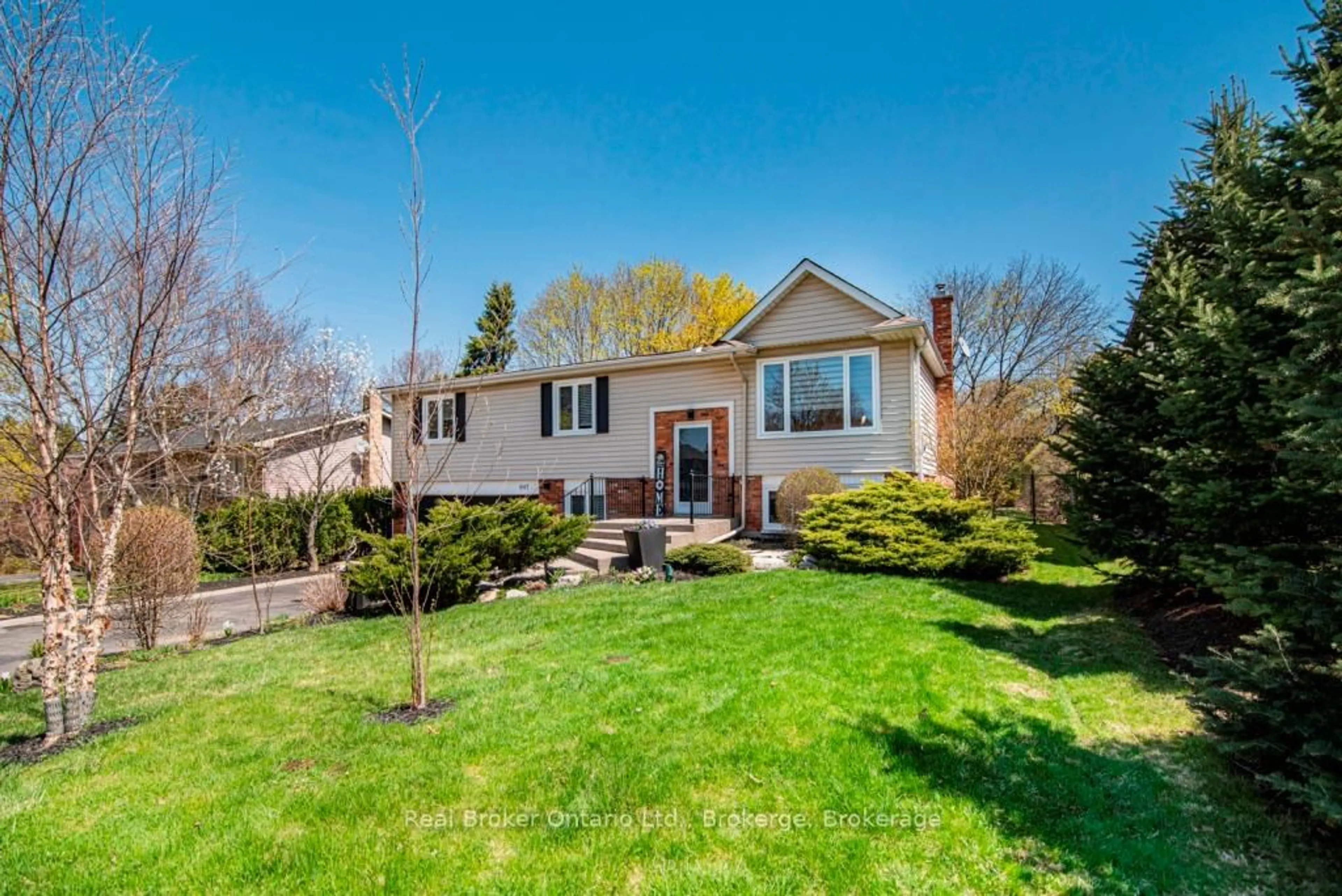 Unknown for 647 Tomahawk Cres, Hamilton Ontario L9G 3N2