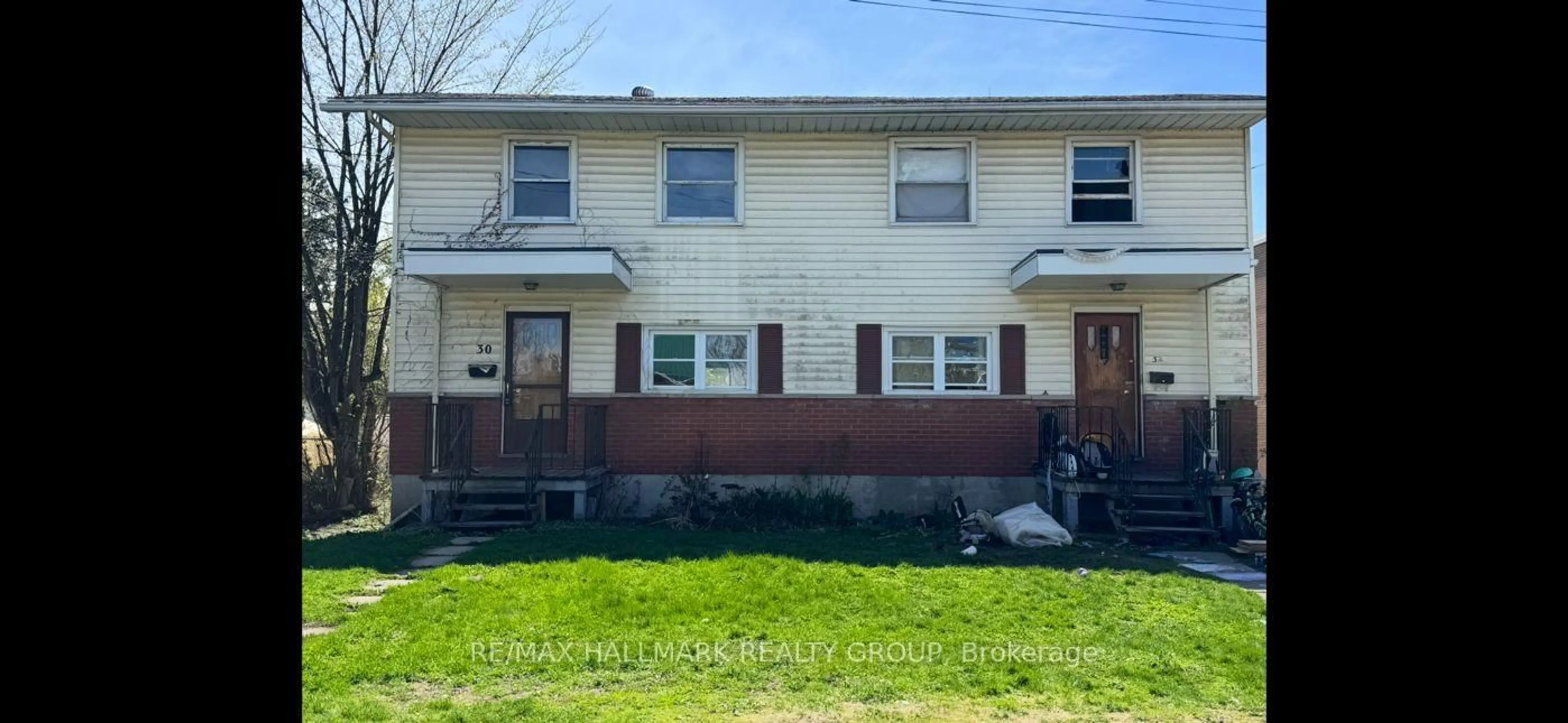 Unknown for 32 Thom St, Smith Falls Ontario K7A 3N9