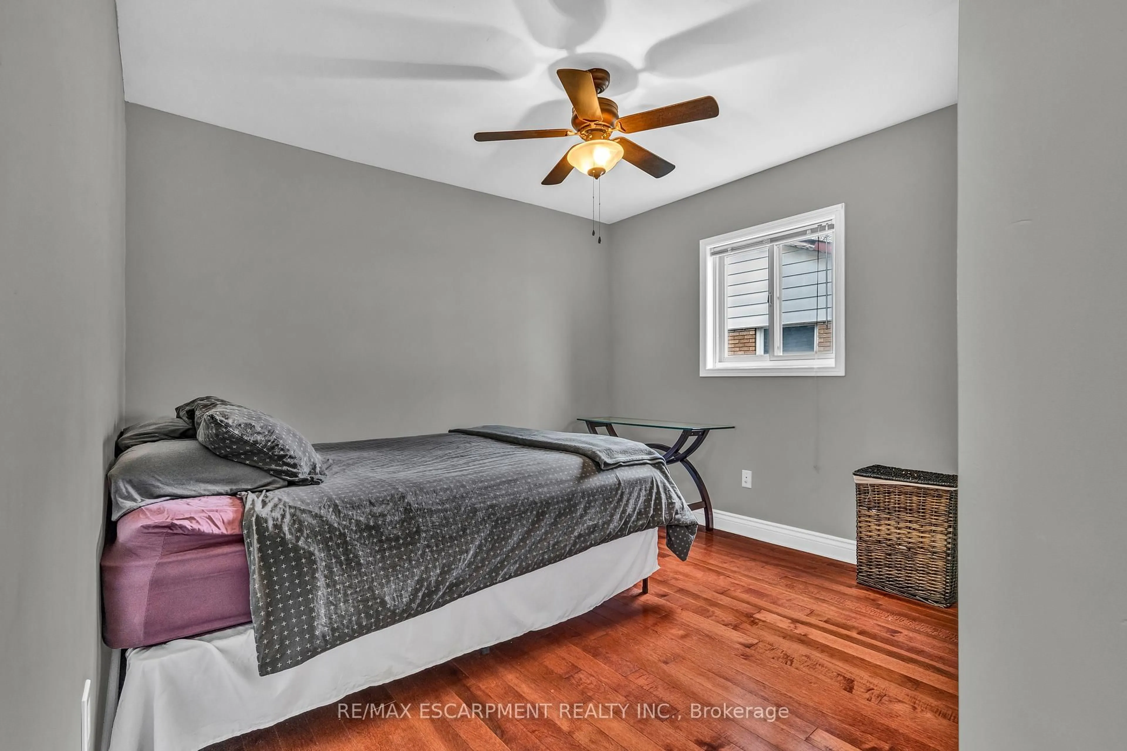 Bedroom with bed, unknown for 82 Rymal Rd, Hamilton Ontario L9B 1C1