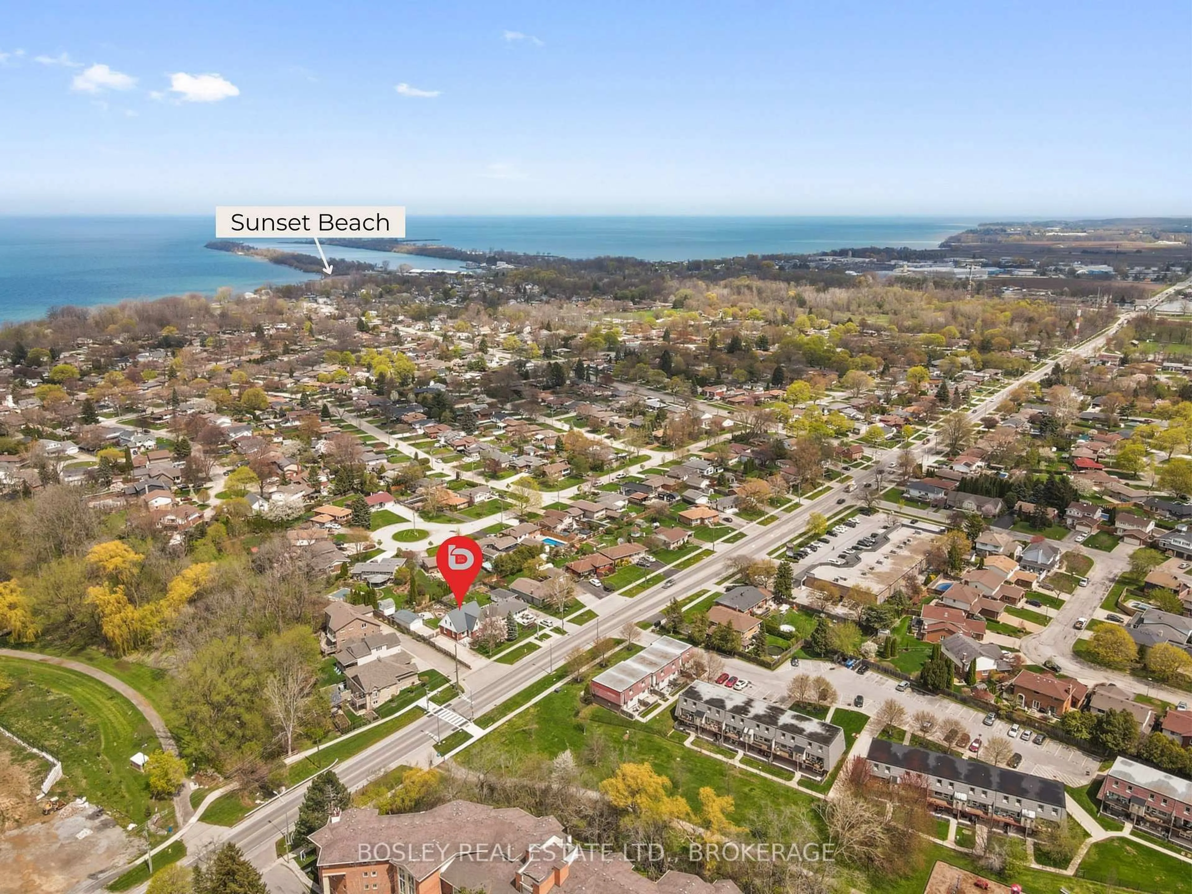 A pic from outside/outdoor area/front of a property/back of a property/a pic from drone, water/lake/river/ocean view for 257 Lakeshore Rd, St. Catharines Ontario L2M 1R9
