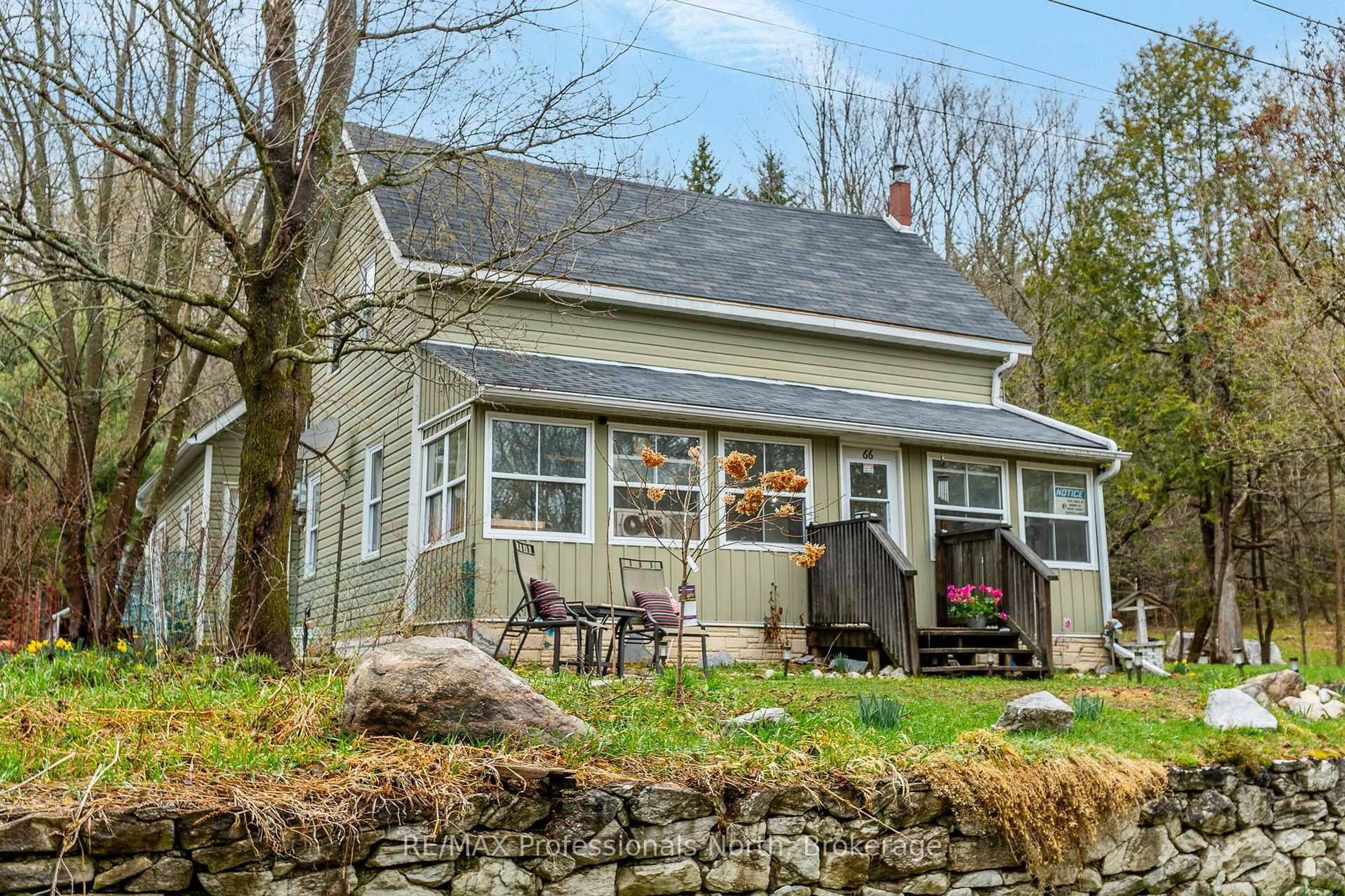 Patio, street for 66 Faraday St, Bancroft Ontario K0L 1C0