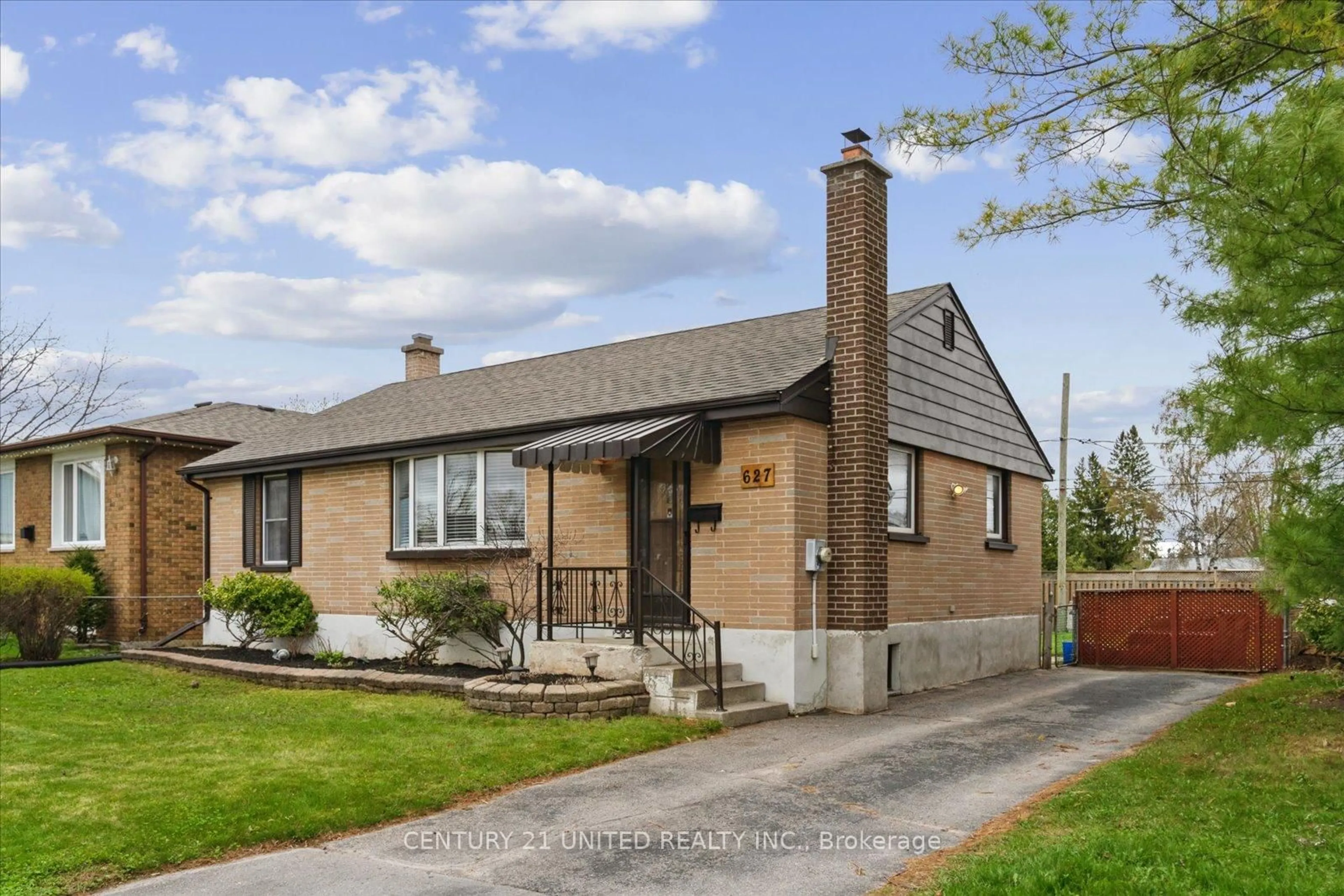Home with brick exterior material, street for 627 Bellaire St, Peterborough South Ontario K9J 3Y5