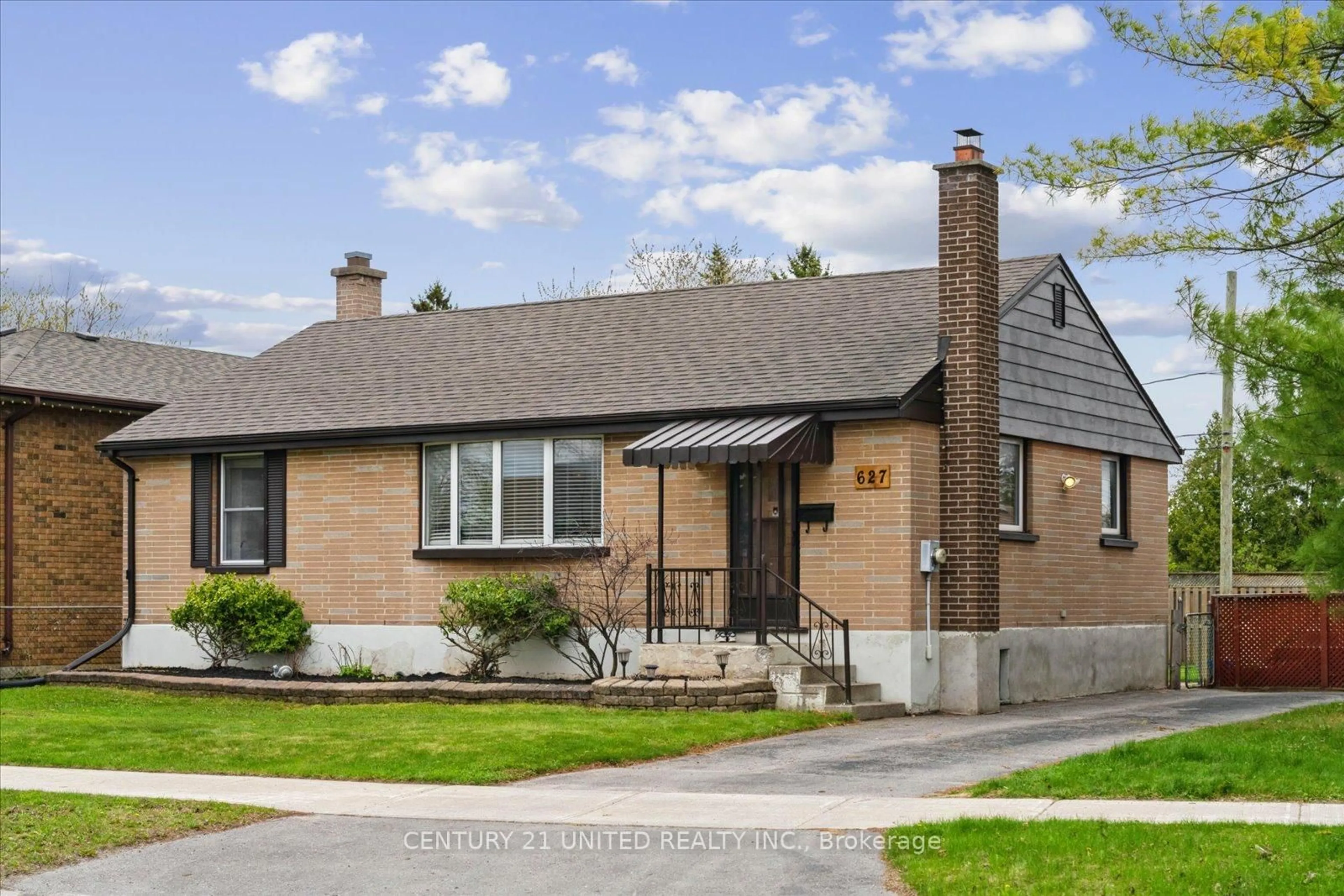 Home with brick exterior material, street for 627 Bellaire St, Peterborough South Ontario K9J 3Y5