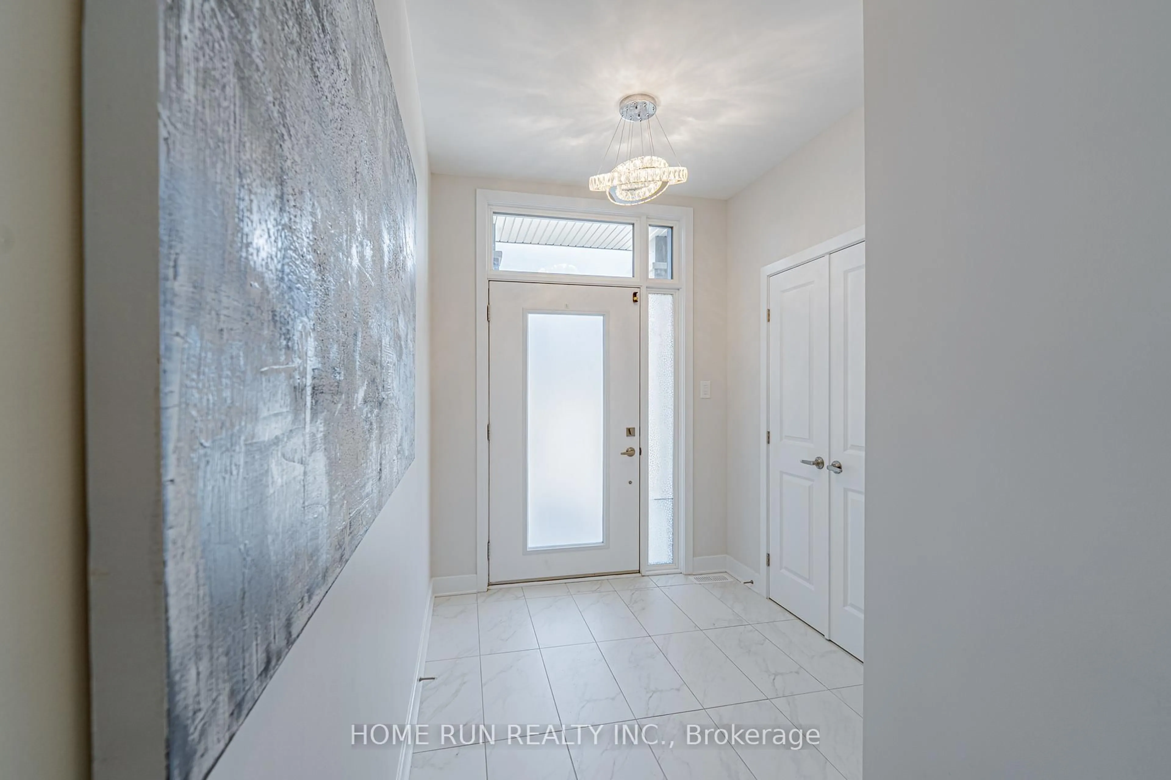 Indoor entryway for 23 Whooping Crane Rdge, Ottawa Ontario K4M 0P2