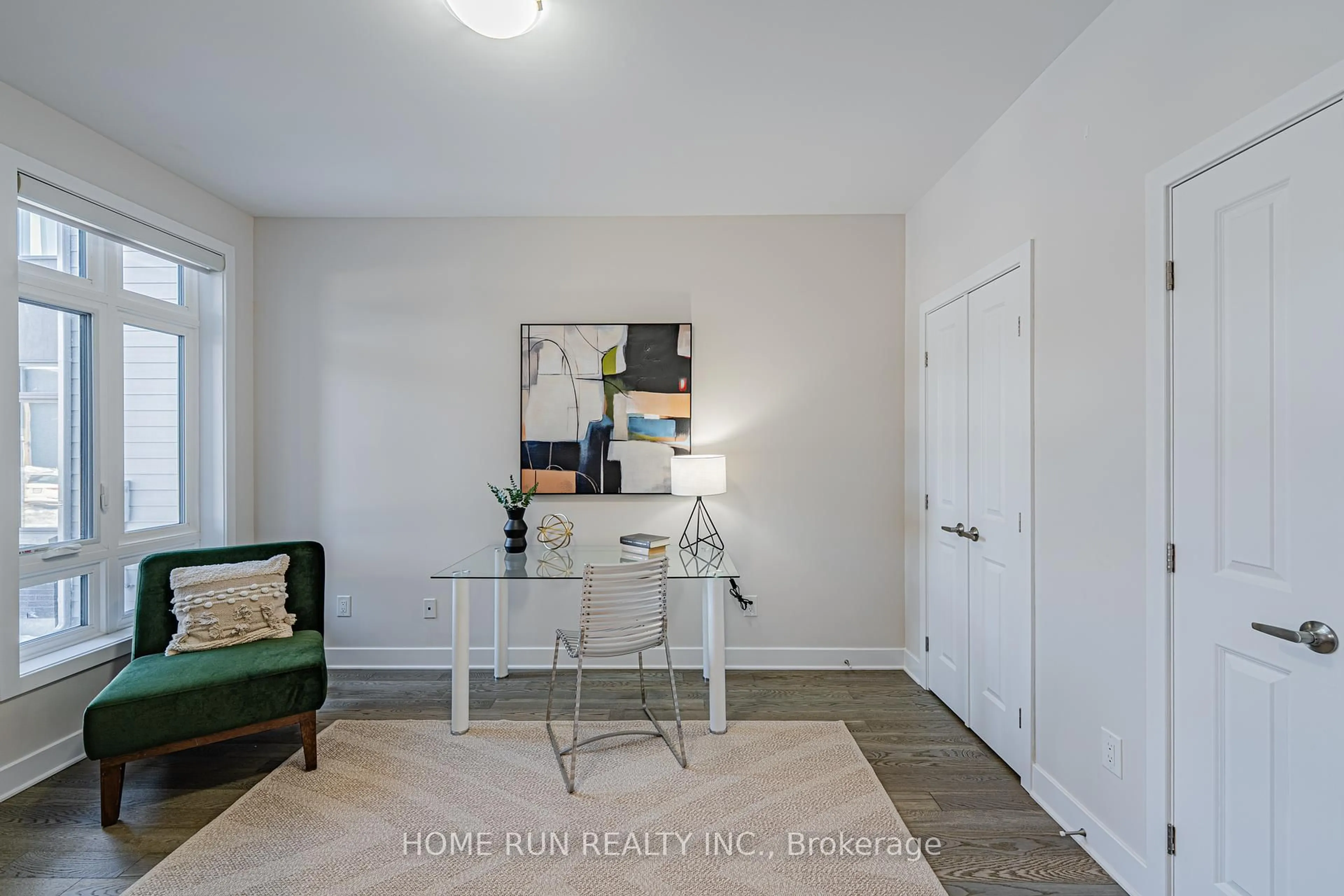 Indoor entryway for 23 Whooping Crane Rdge, Ottawa Ontario K4M 0P2
