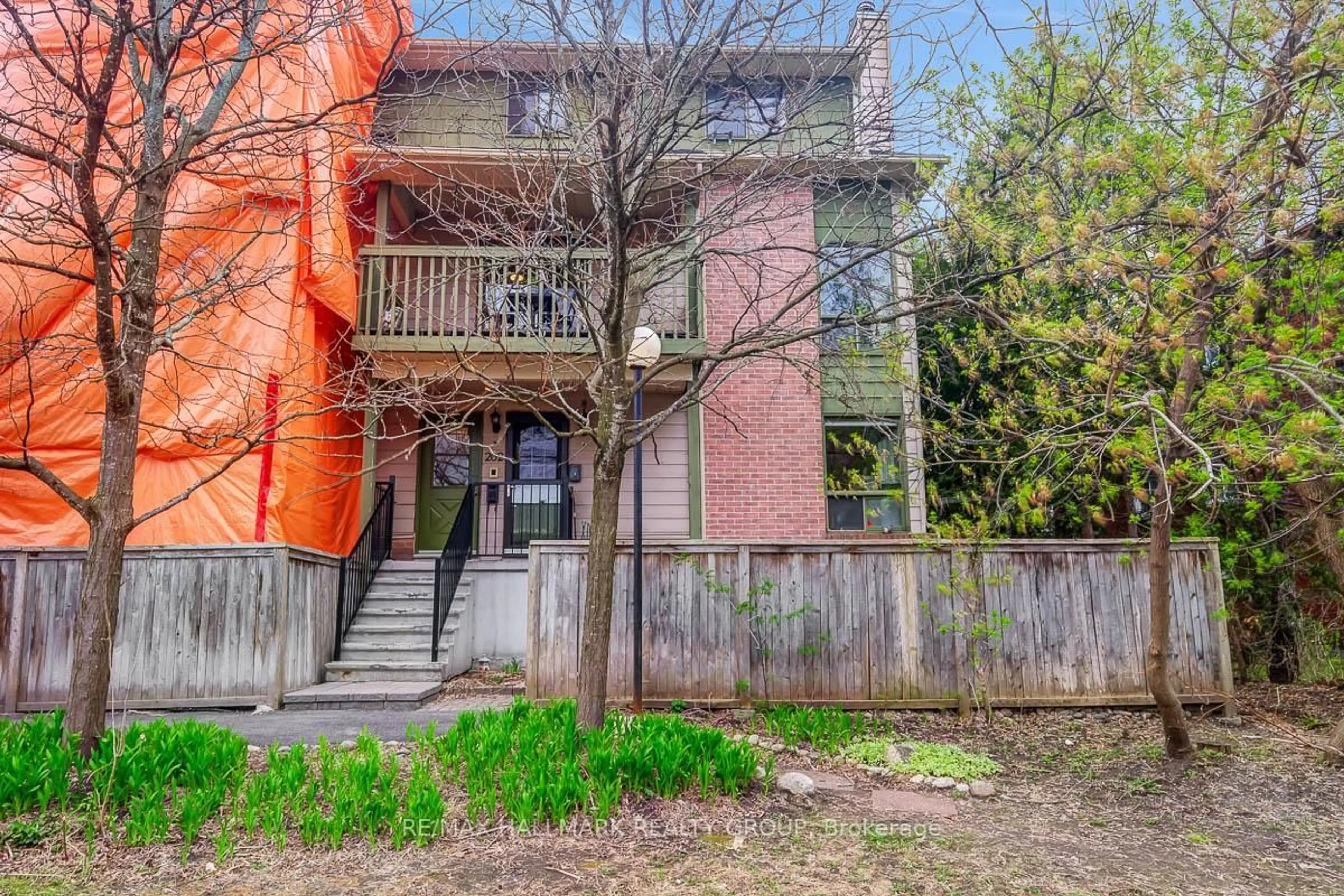 Unknown for 262B Presland Rd, Ottawa Ontario K1K 2B8