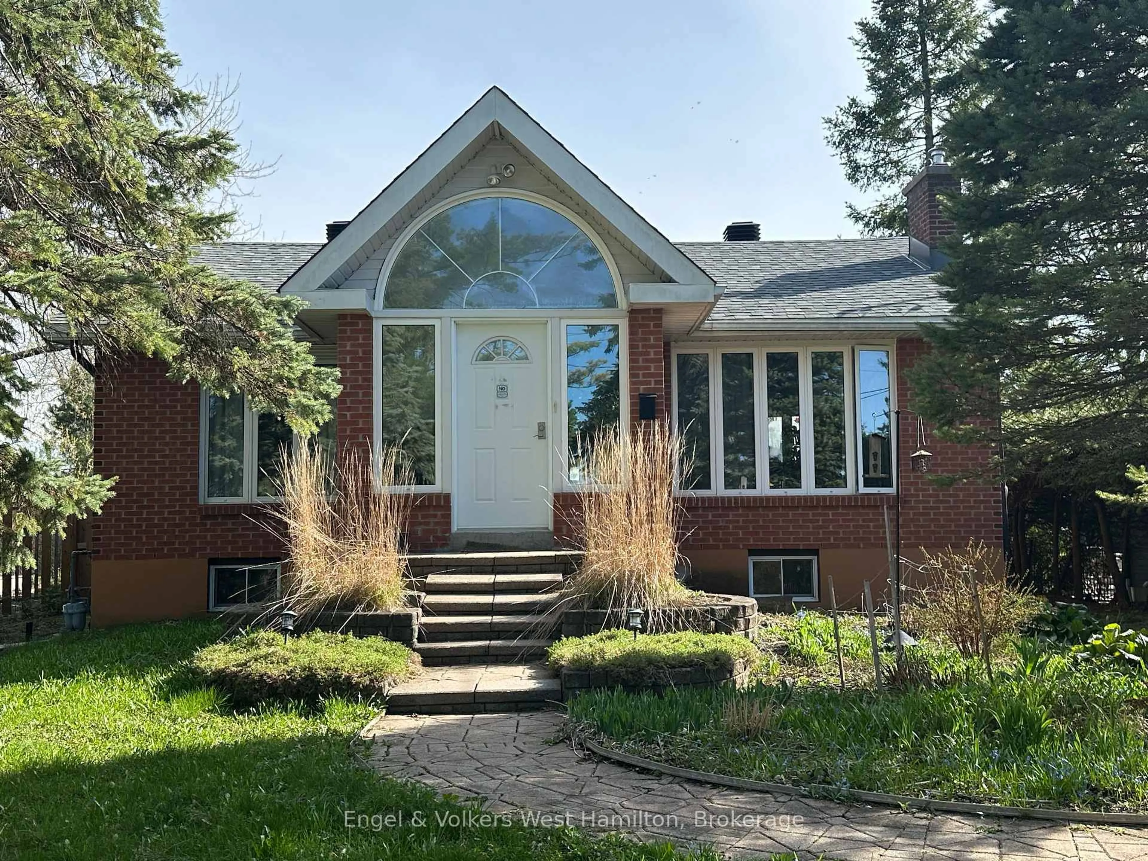Home with brick exterior material, street for 20 Nesbitt St, Ottawa Ontario K2H 8C6
