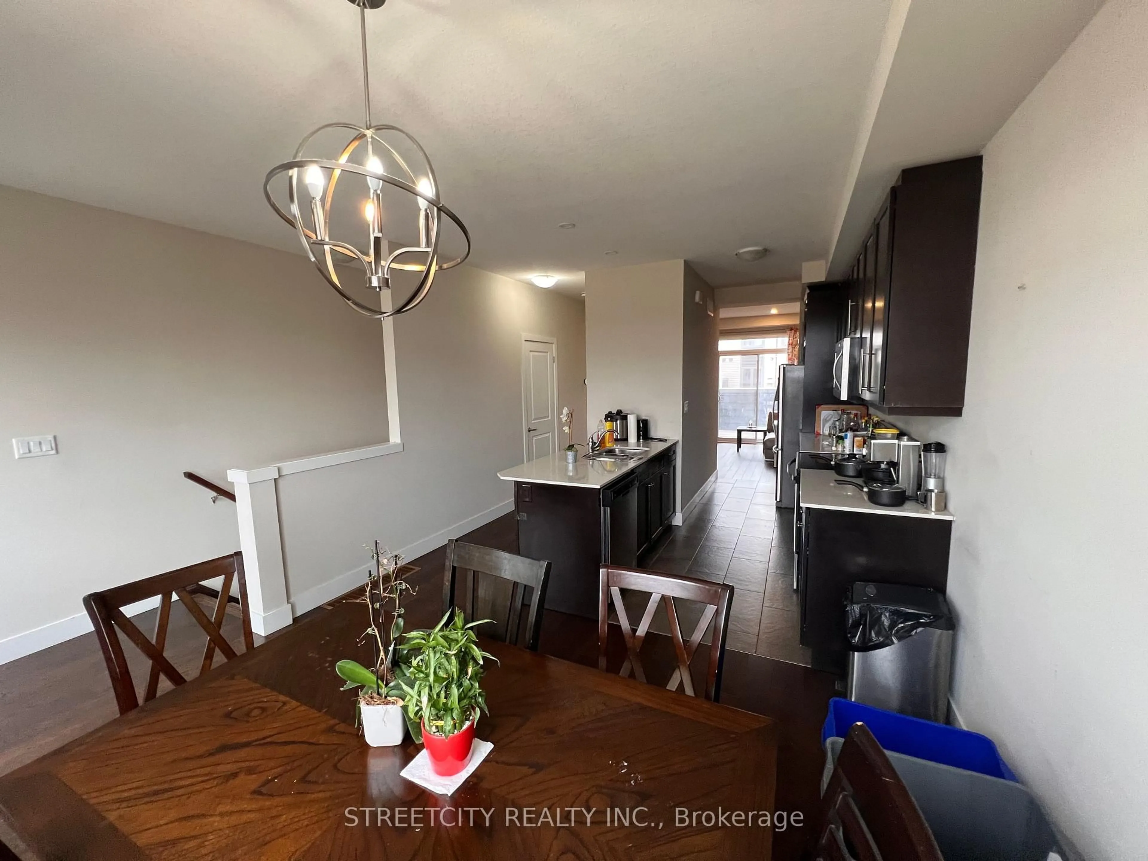Unknown for 1960 Dalmagarry Rd #164, London North Ontario N6G 0T8