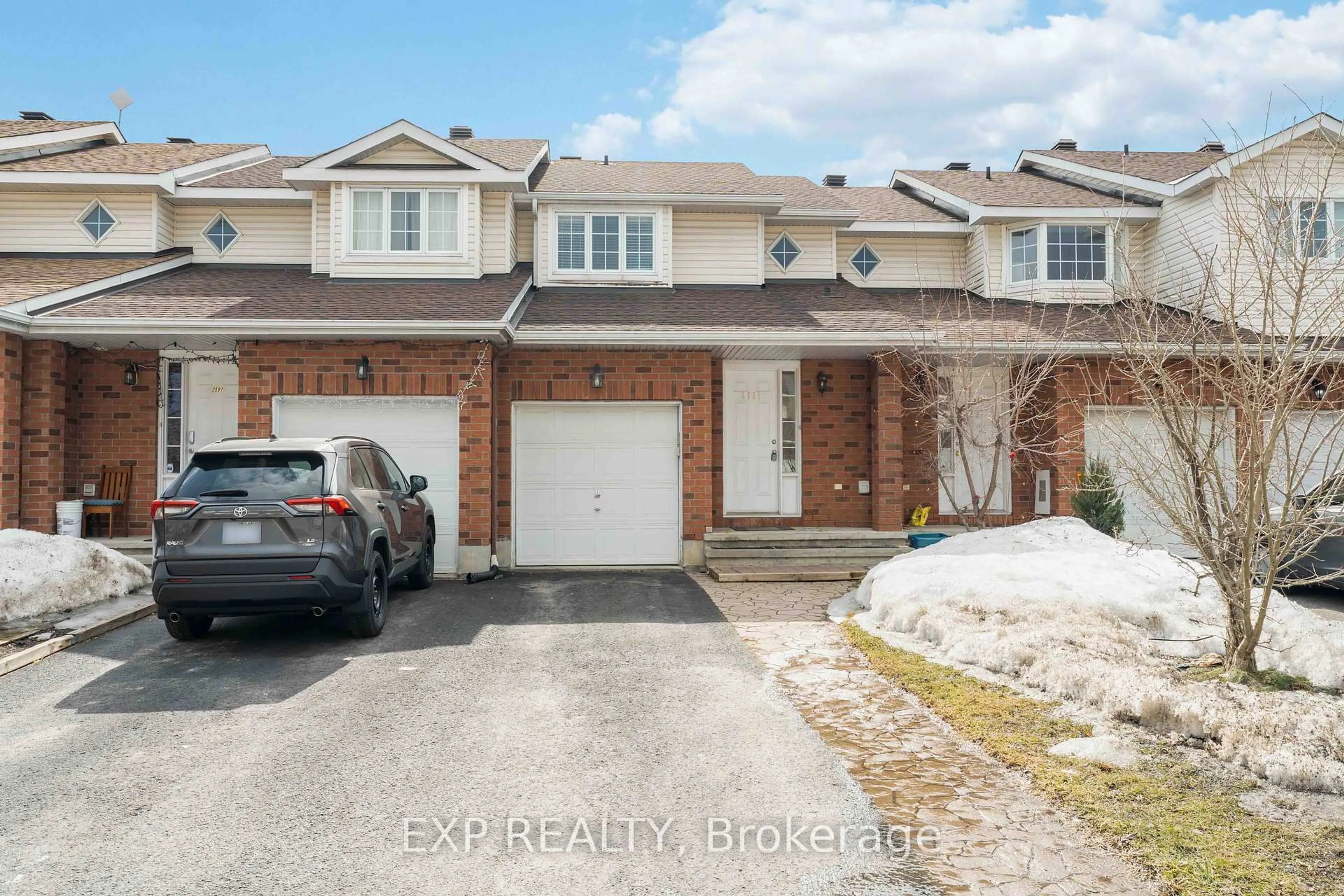 A pic from outside/outdoor area/front of a property/back of a property/a pic from drone, street for 2595 Crosscut Terr, Ottawa Ontario K1T 4A1