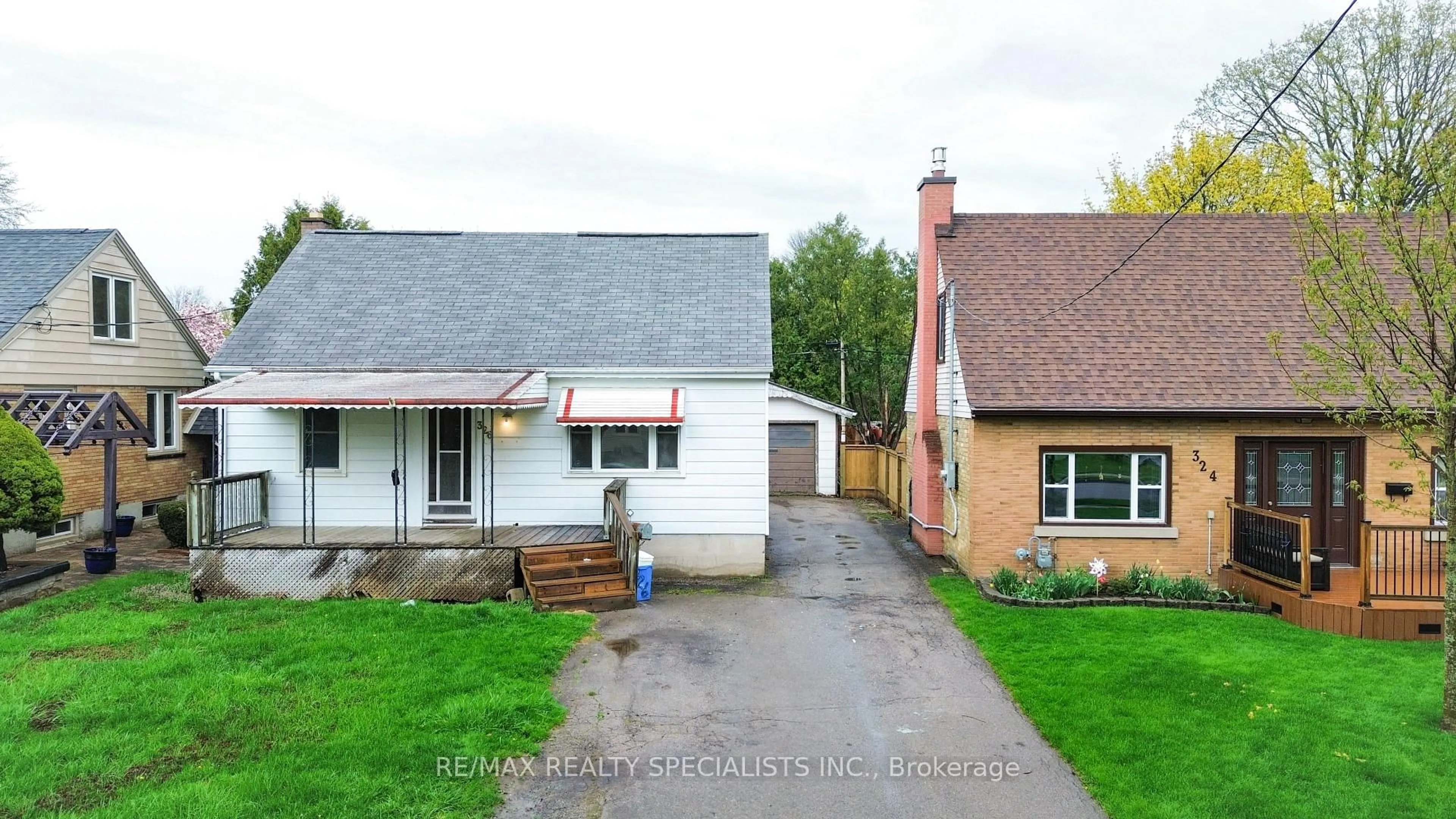 A pic from outside/outdoor area/front of a property/back of a property/a pic from drone, street for 326 Winnipeg Blvd, London East Ontario N5W 4V2