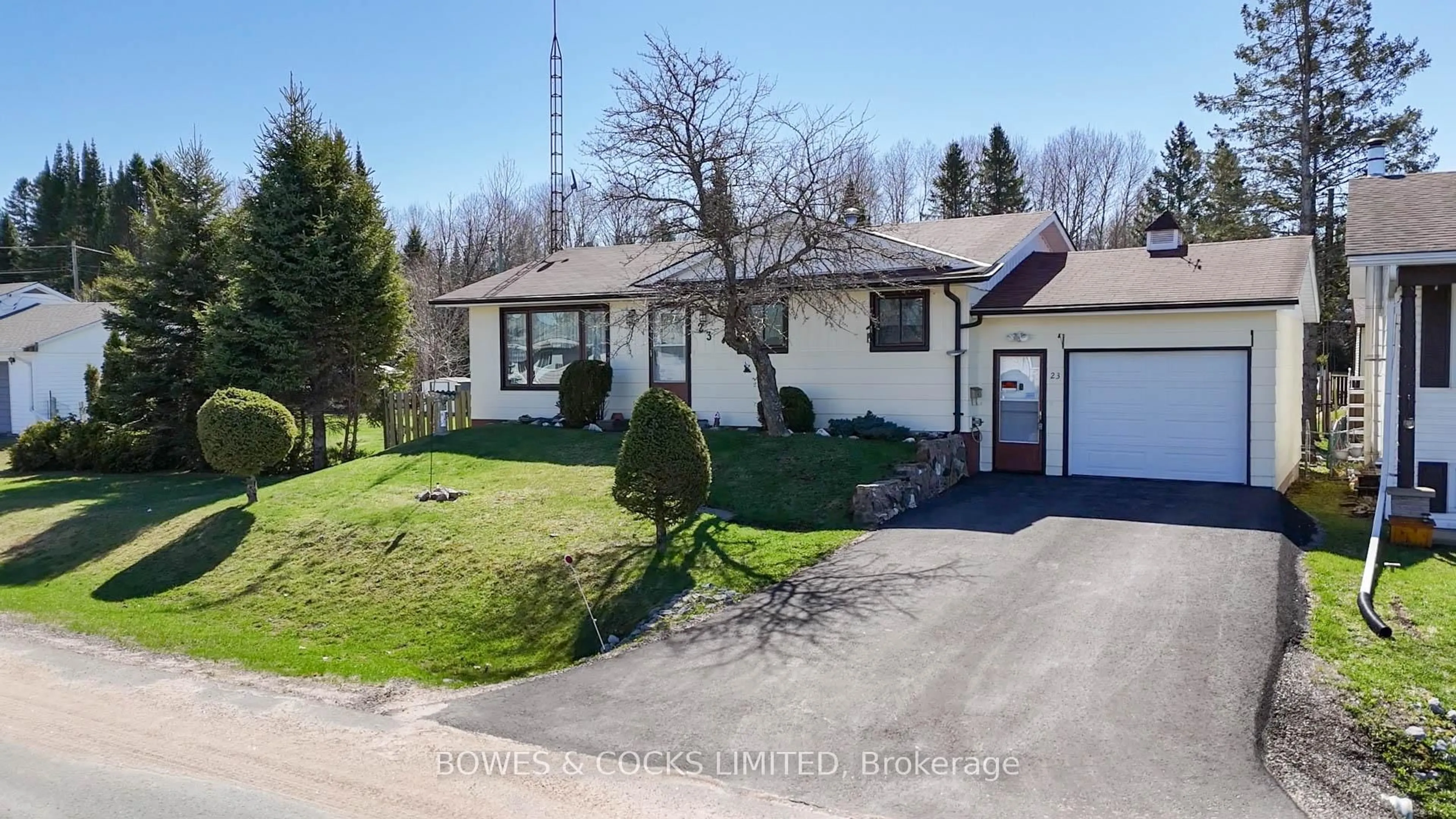 A pic from outside/outdoor area/front of a property/back of a property/a pic from drone, street for 23 Hemlock St, Highlands East Ontario K0L 1M0