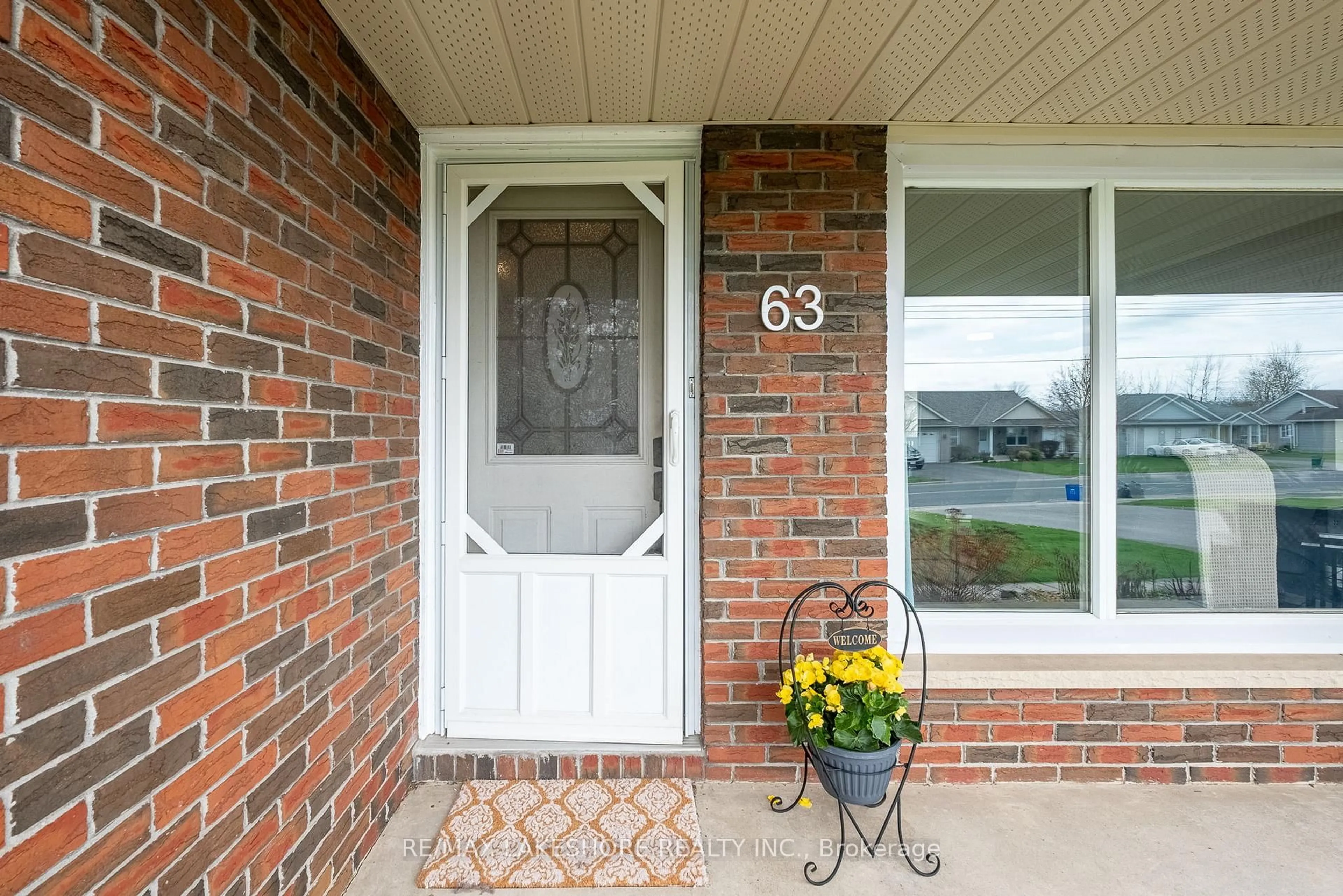Indoor entryway for 63 Division St, Cramahe Ontario K0K 1S0