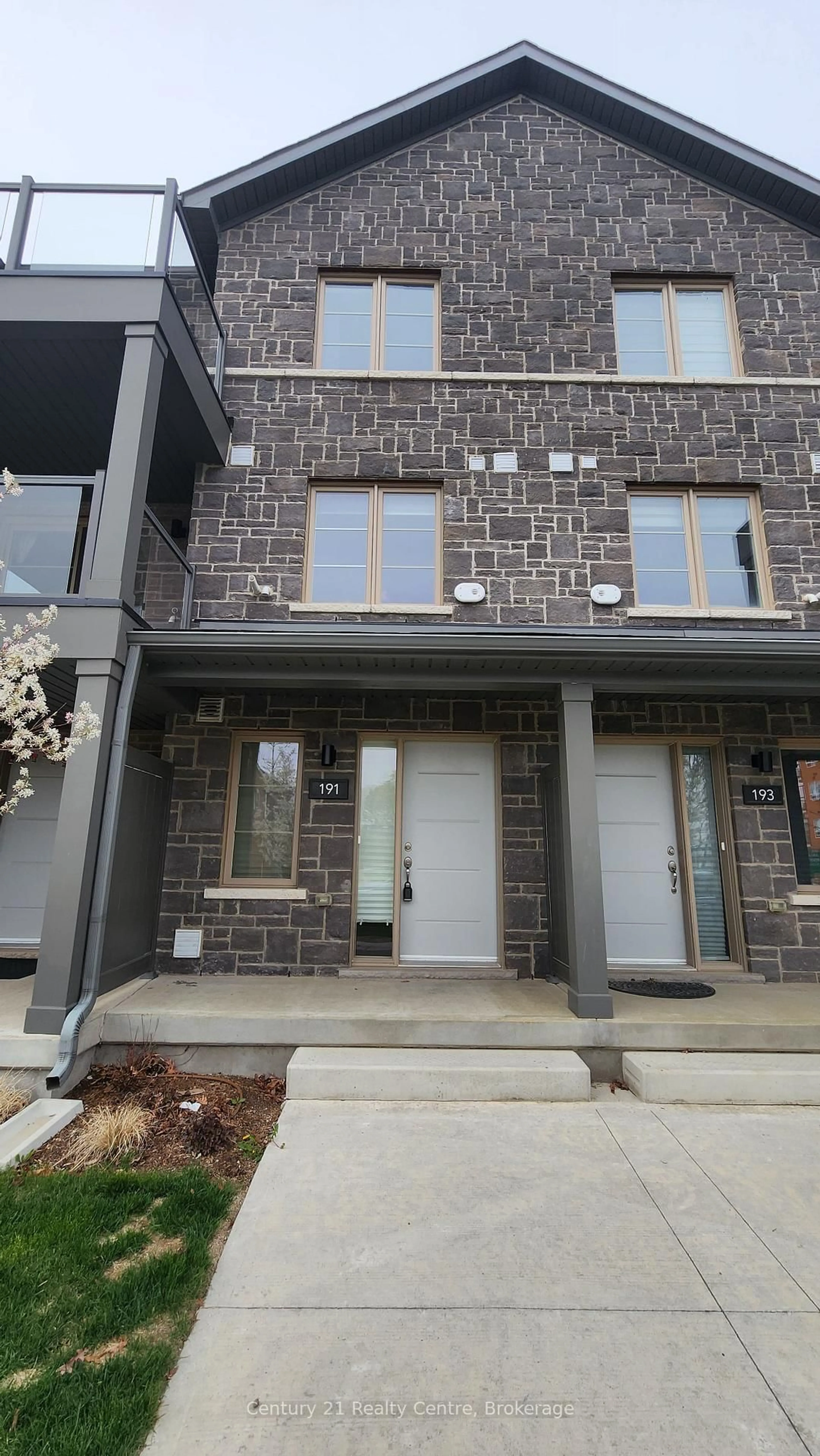 Unknown for 191 WEST OAK Tr, Kitchener Ontario N2R 1R4