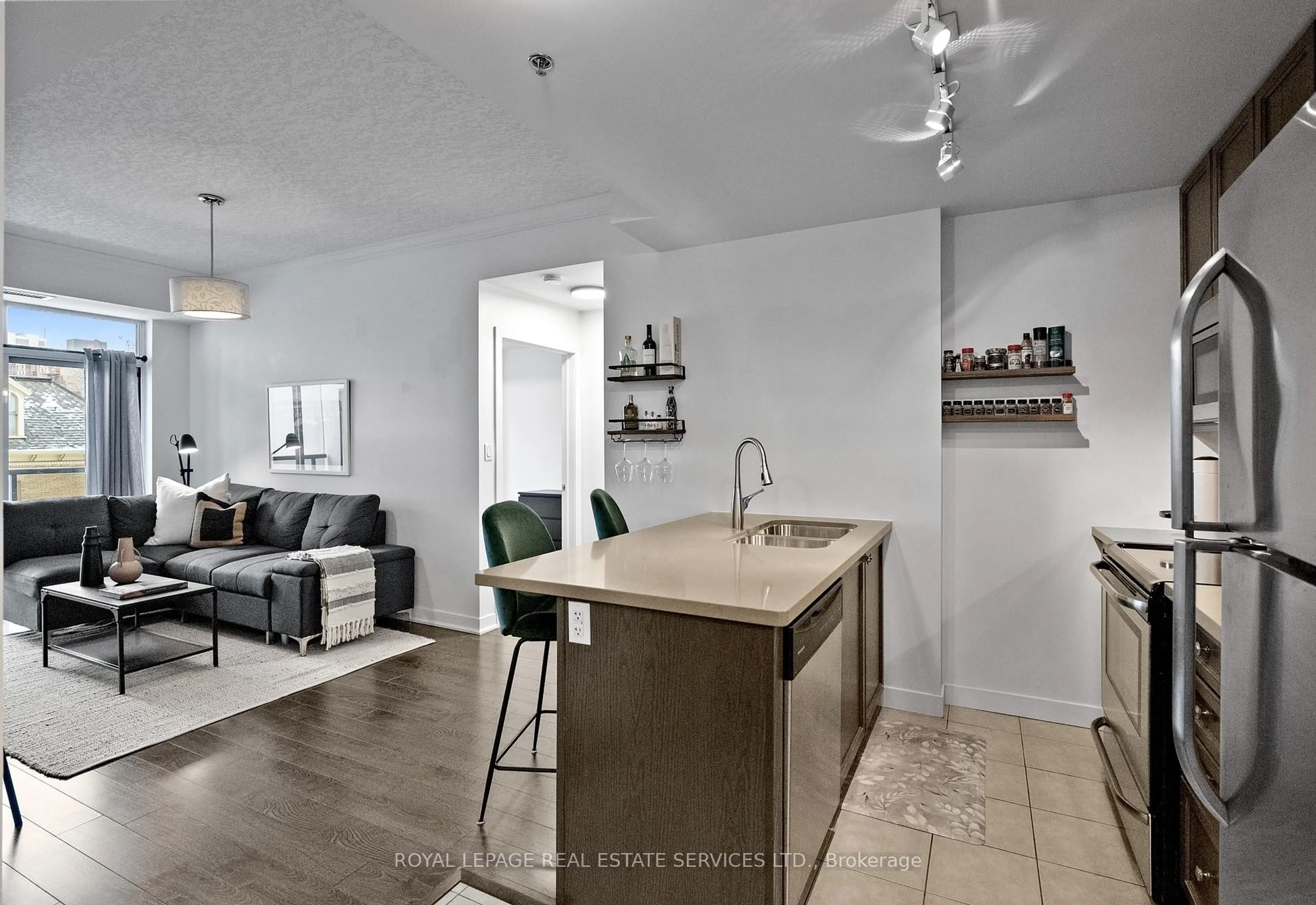 Open concept kitchen, ceramic/tile floor for 90 Charlton Ave #304, Hamilton Ontario L8P 0B4