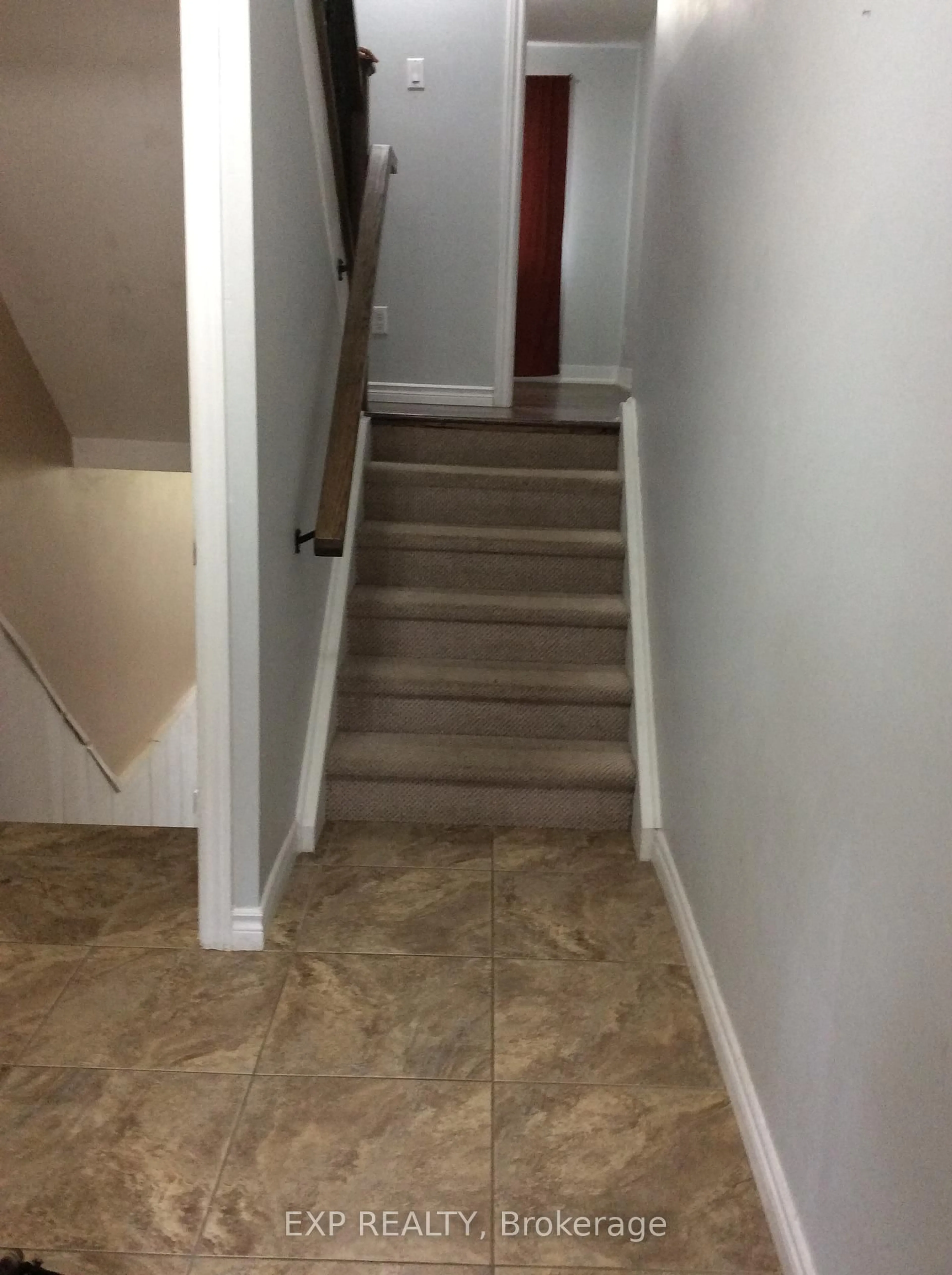 Stairs for 118 Overlea Dr, Kitchener Ontario N2M 1T1
