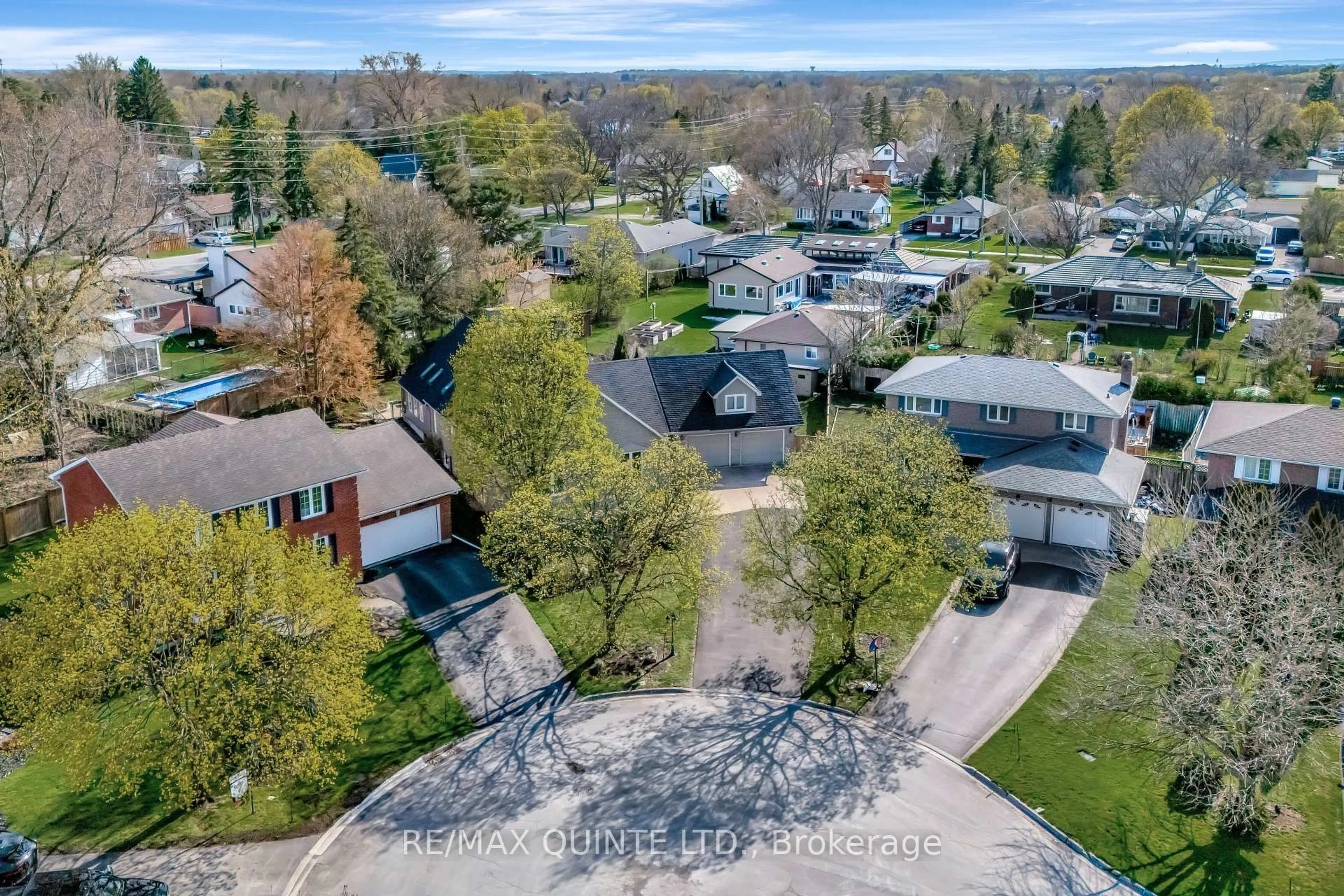 A pic from outside/outdoor area/front of a property/back of a property/a pic from drone, street for 14 Thompson Crt, Belleville Ontario K8P 5C3