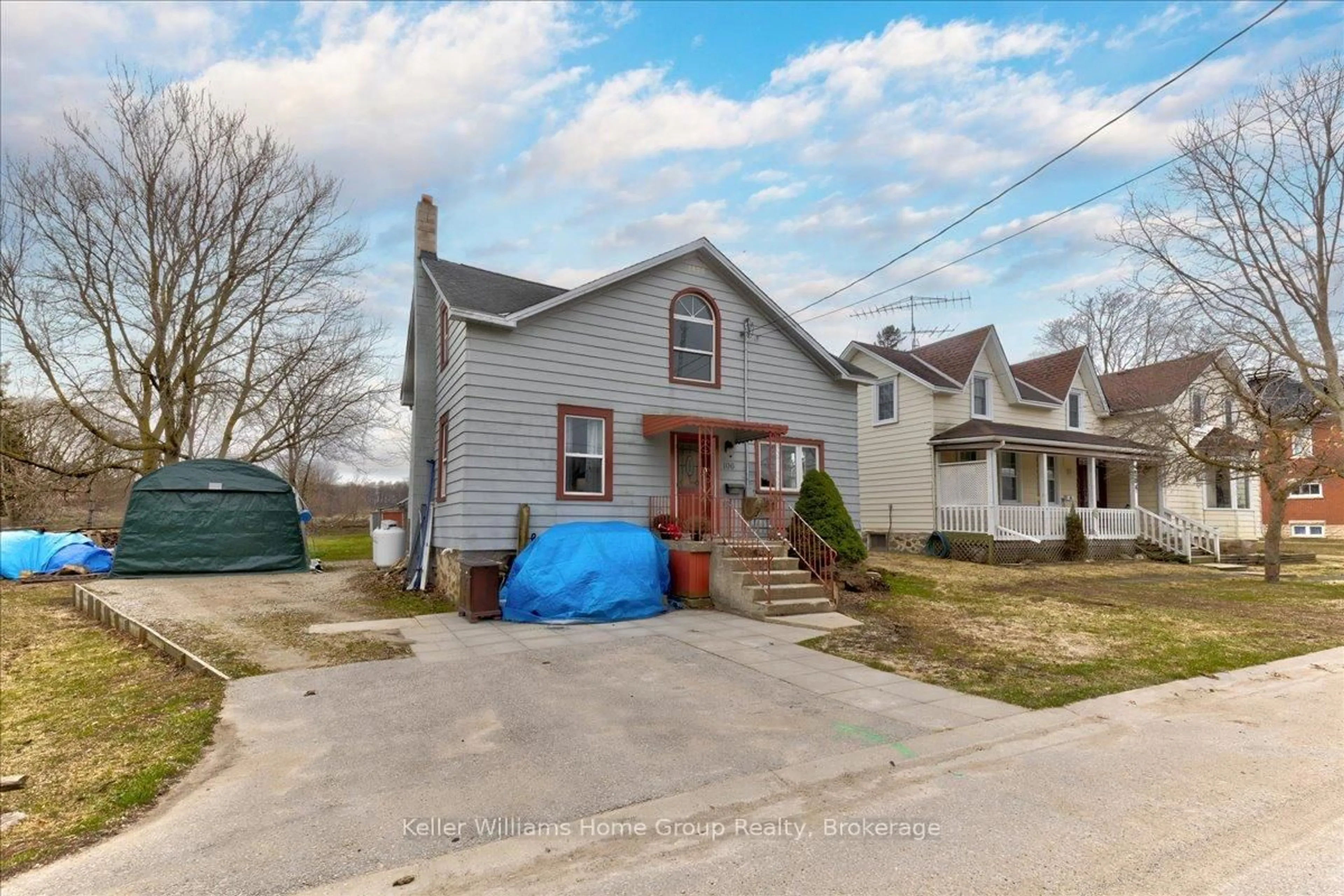 A pic from outside/outdoor area/front of a property/back of a property/a pic from drone, street for 106 William St, West Grey Ontario N0G 2M0