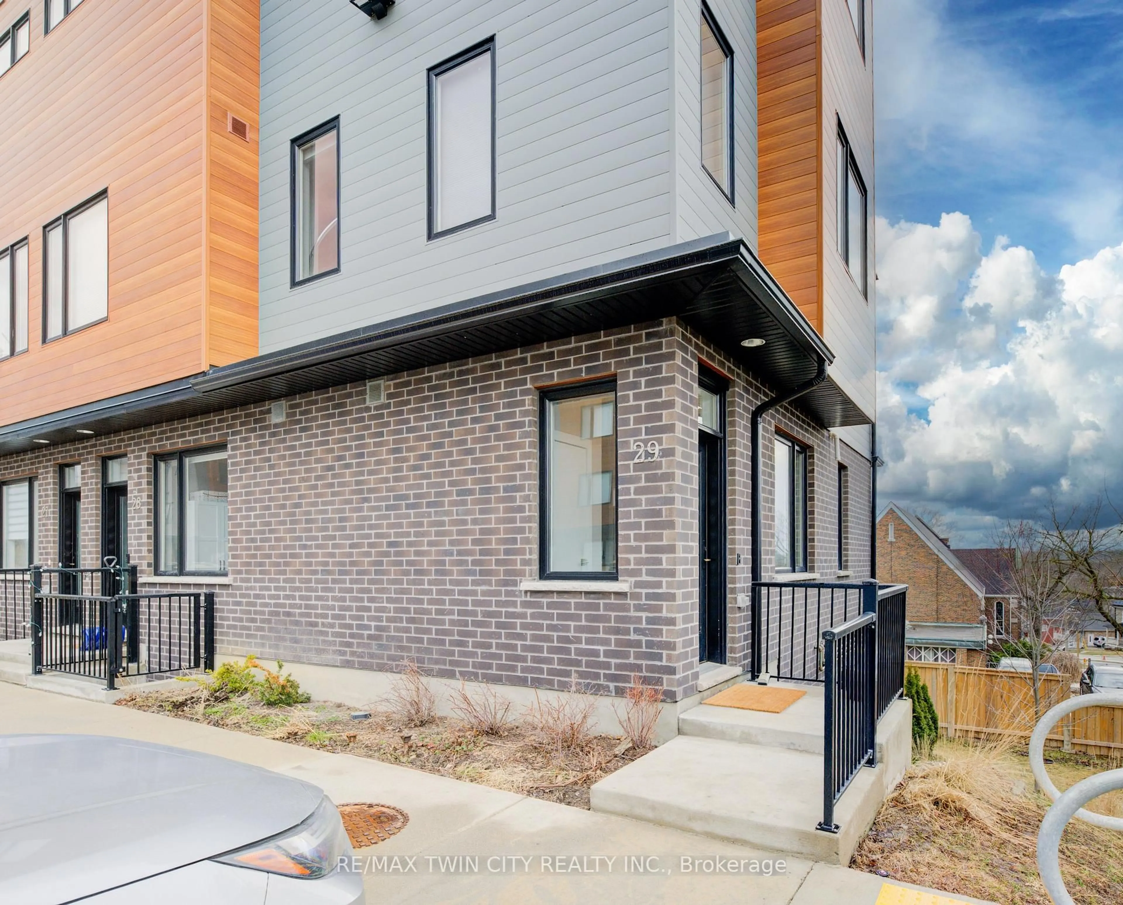 Home with brick exterior material, street for 54 Bridge St #29, Kitchener Ontario N2K 1K7