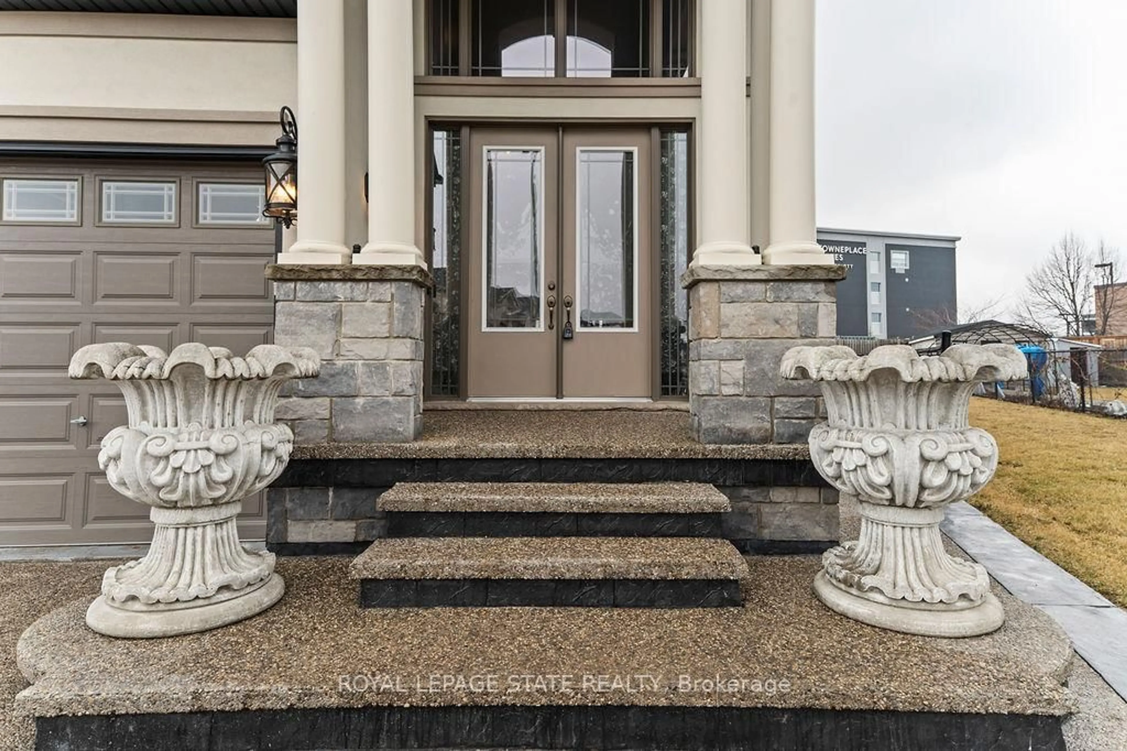 Unknown for 88 Chartwell Circ, Hamilton Ontario L9A 0C4