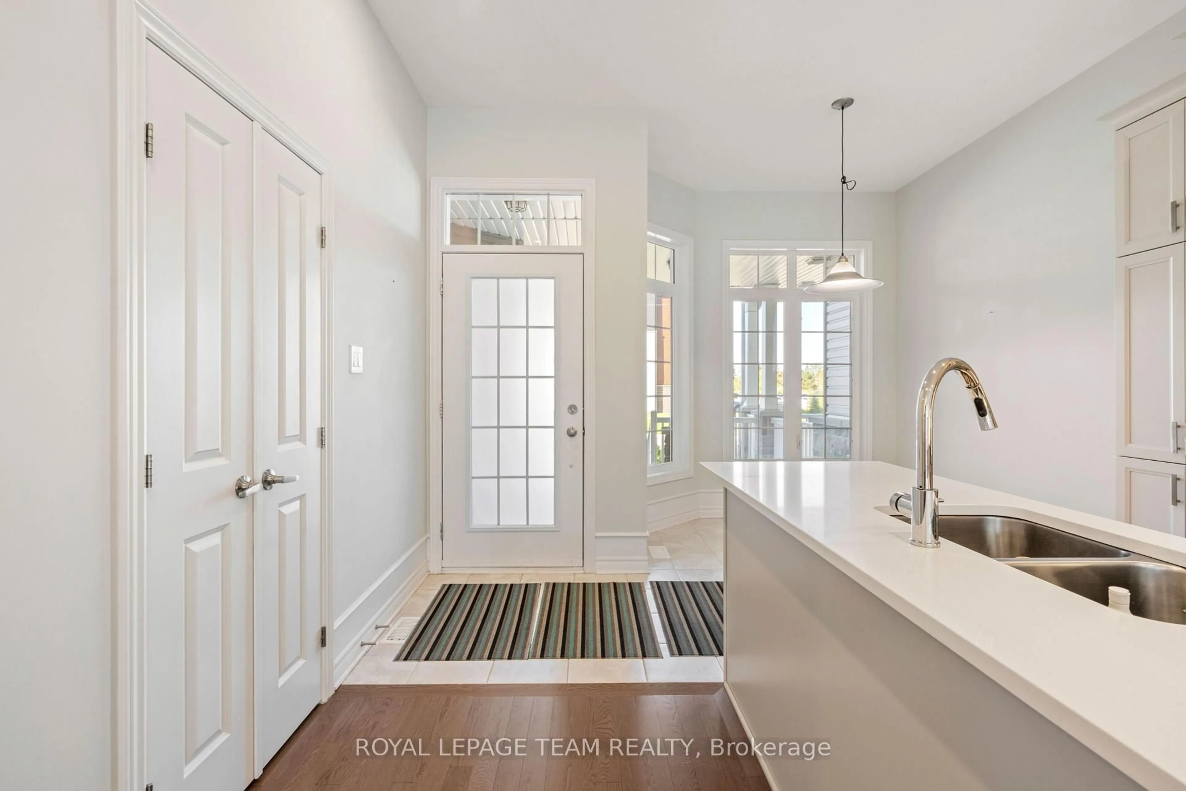 Indoor entryway for 124 George St, North Grenville Ontario K0G 1J0