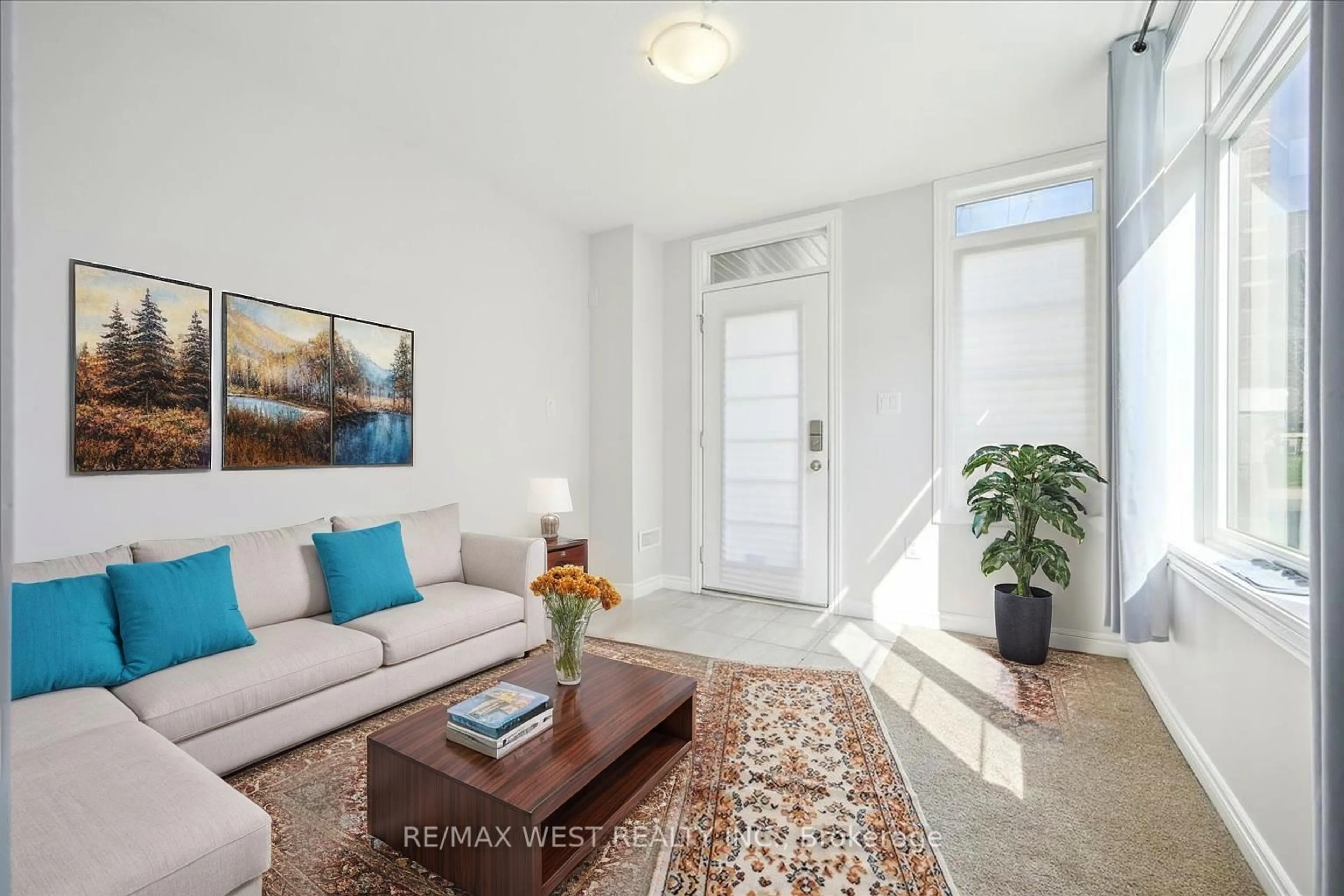 Living room with furniture, unknown for 30 Times Square Blvd #65, Hamilton Ontario L8J 0M1