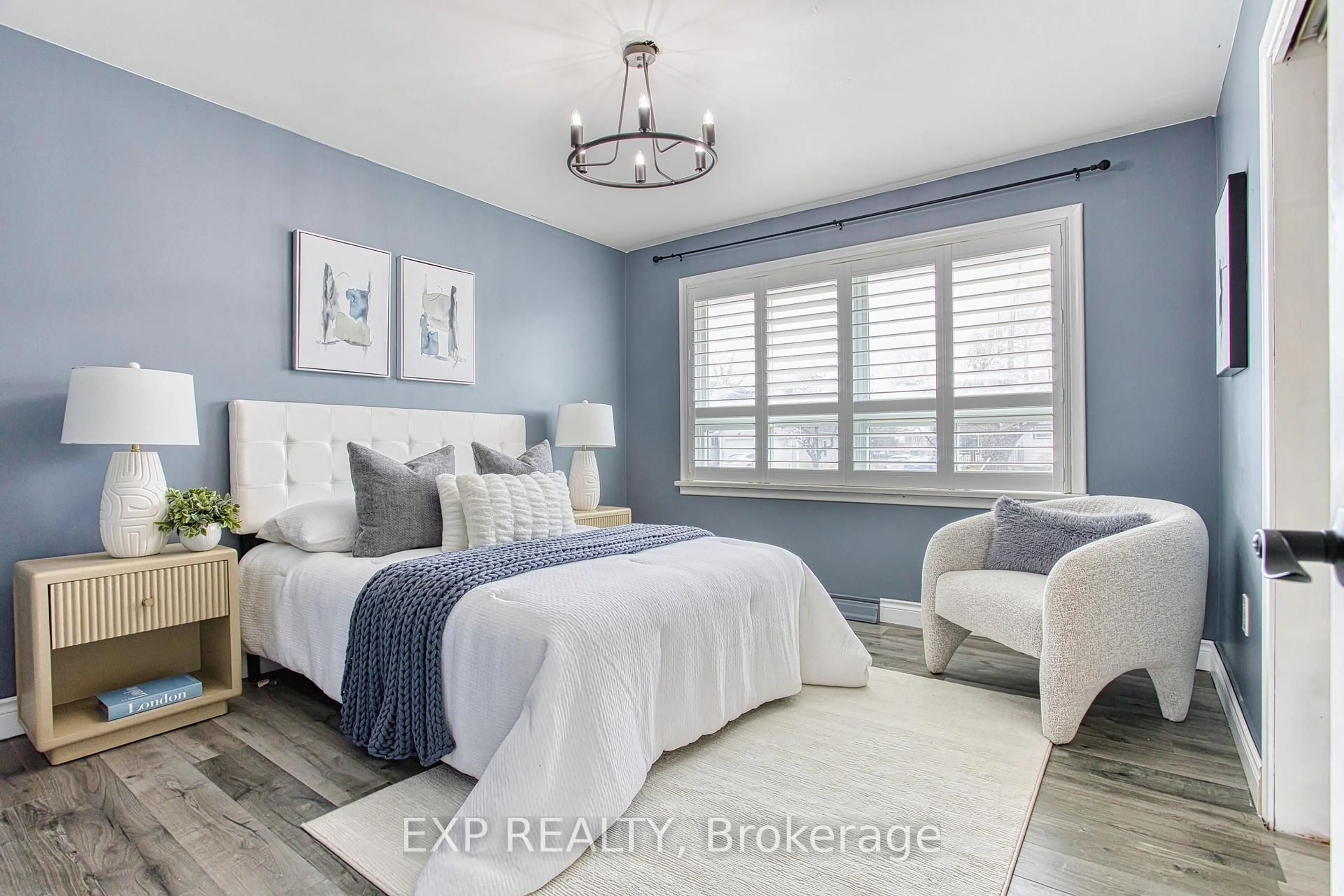 Bedroom with bed, unknown for 86 Richmond St, Thorold Ontario L2V 3H1