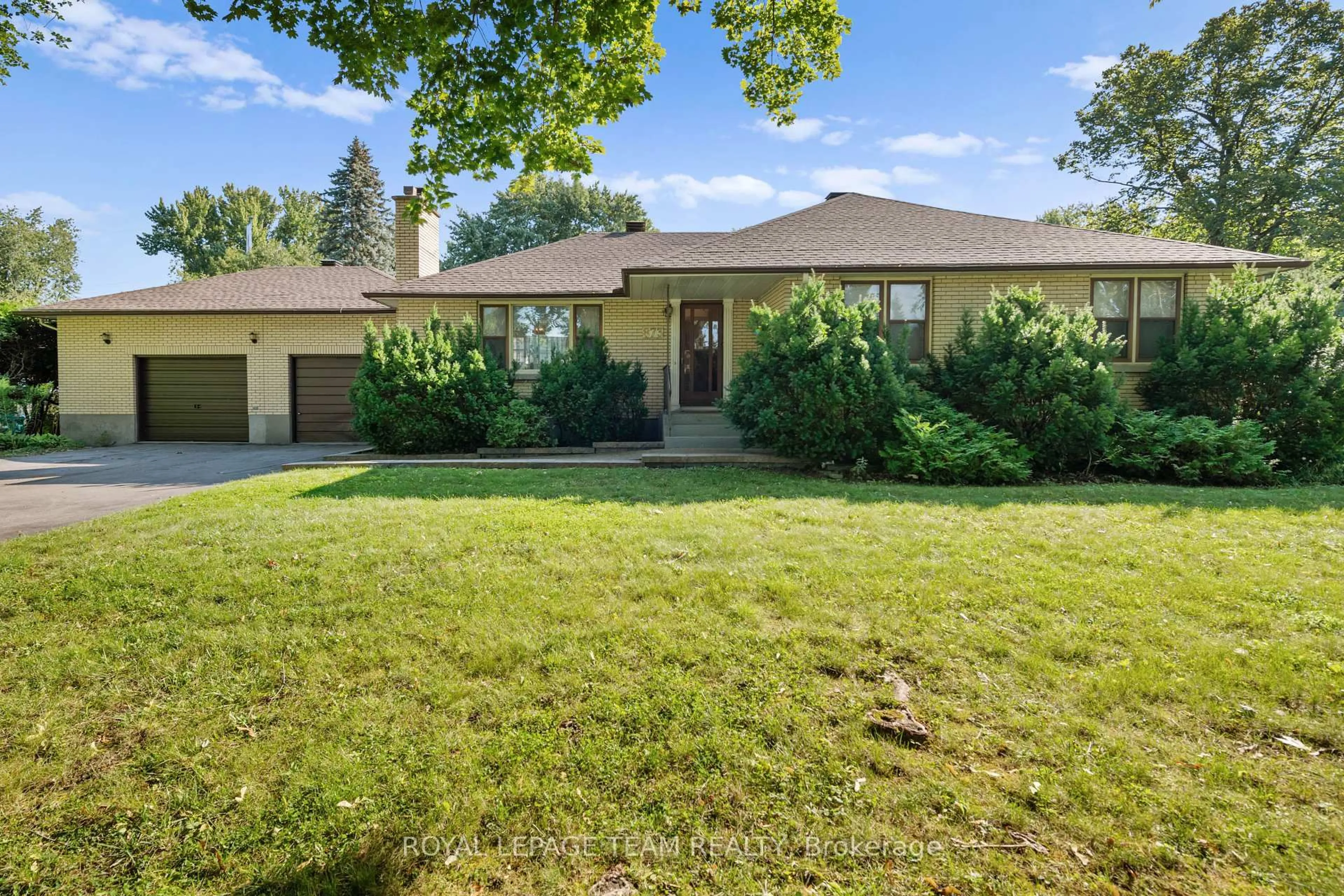Unknown for 873 DUNLEVIE Ave, Ottawa Ontario K2A 2Z3