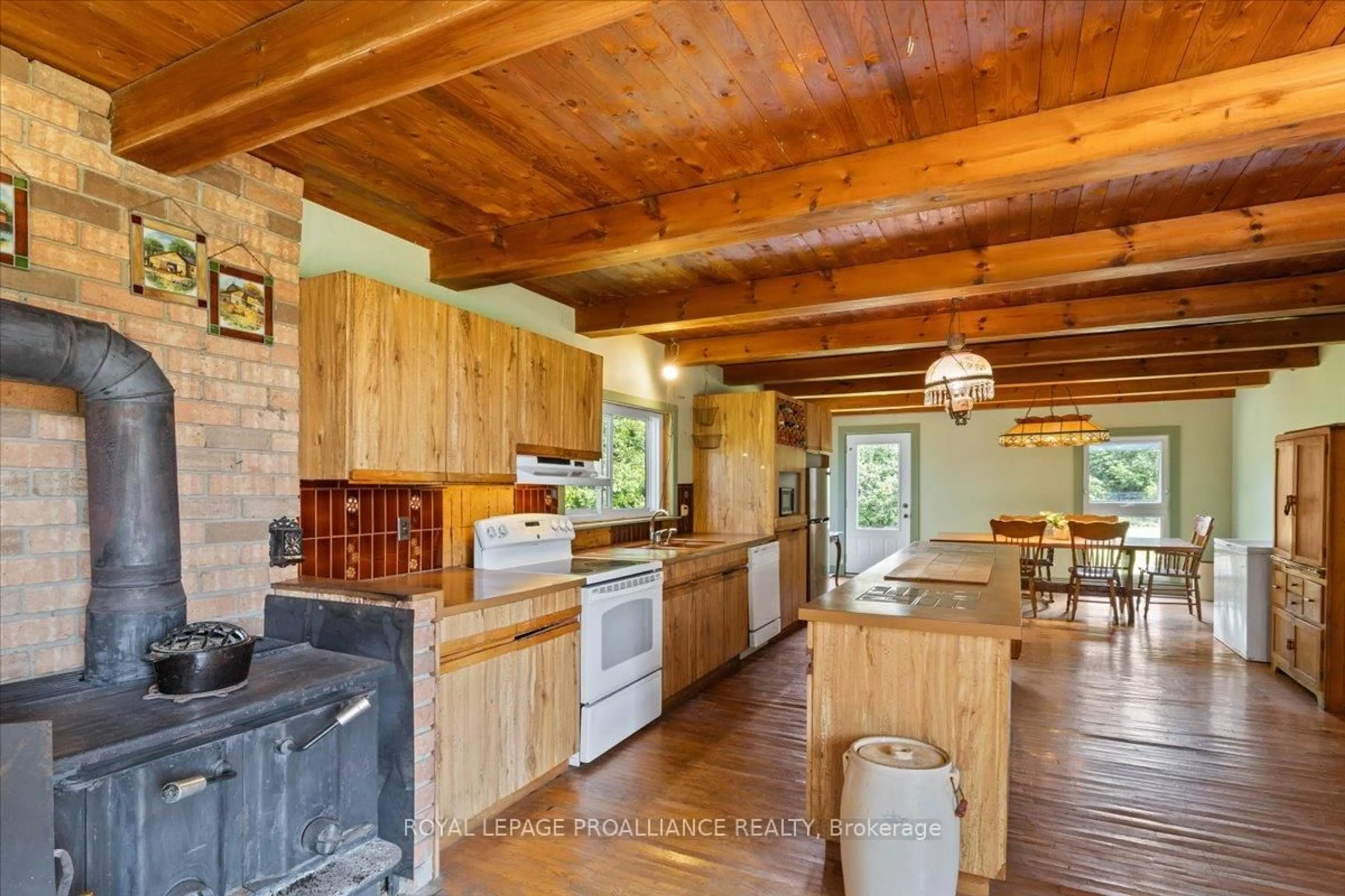 Rustic kitchen, unknown for 2085 Enright Rd, Shannonville Ontario K0K 2N0