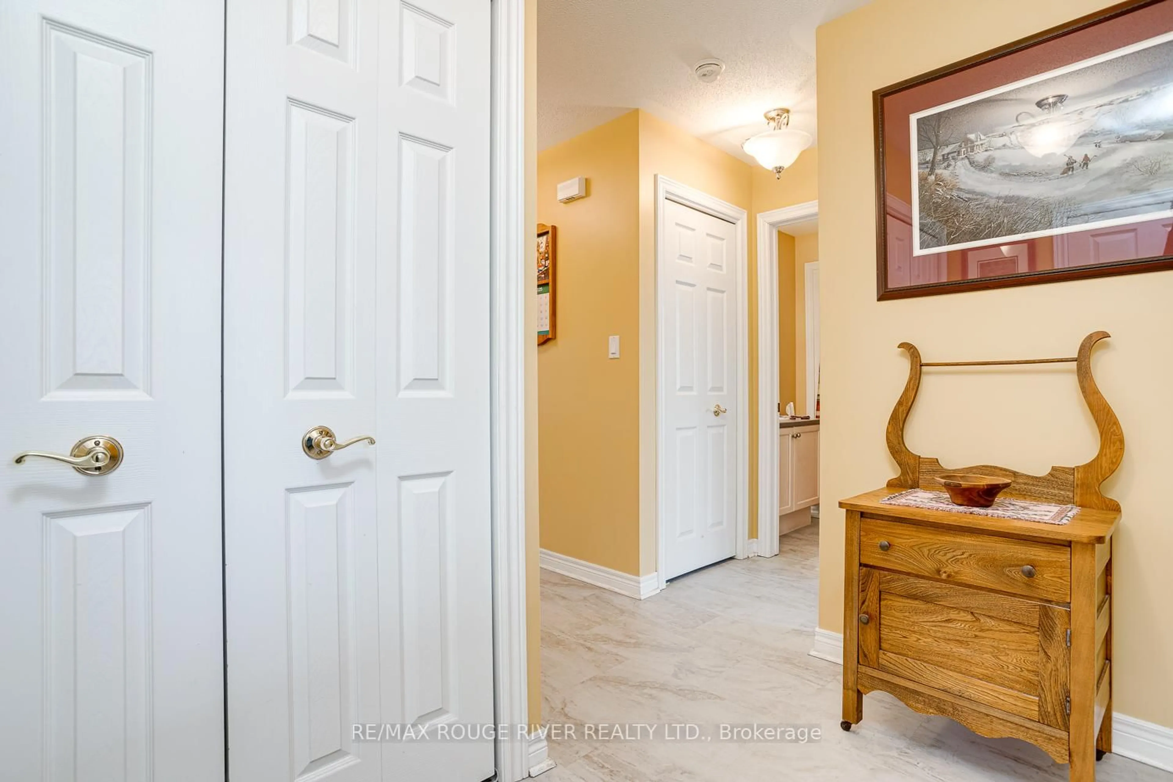 Indoor entryway for 83 Mills Rd, Brighton Ontario K0K 1H0