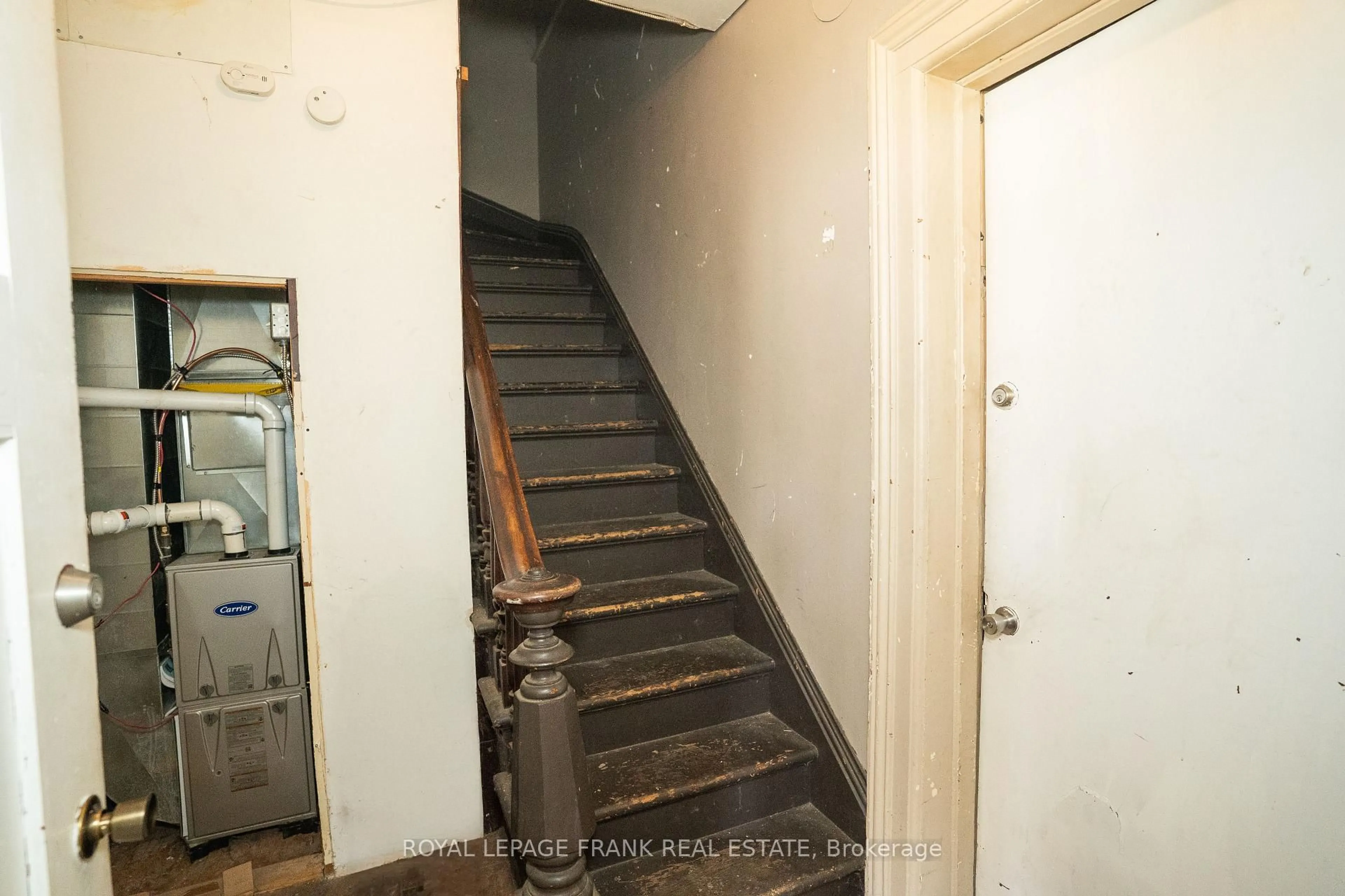 Stairs for 50 Lorne Ave #48, Chatham-Kent Ontario N7M 1R9