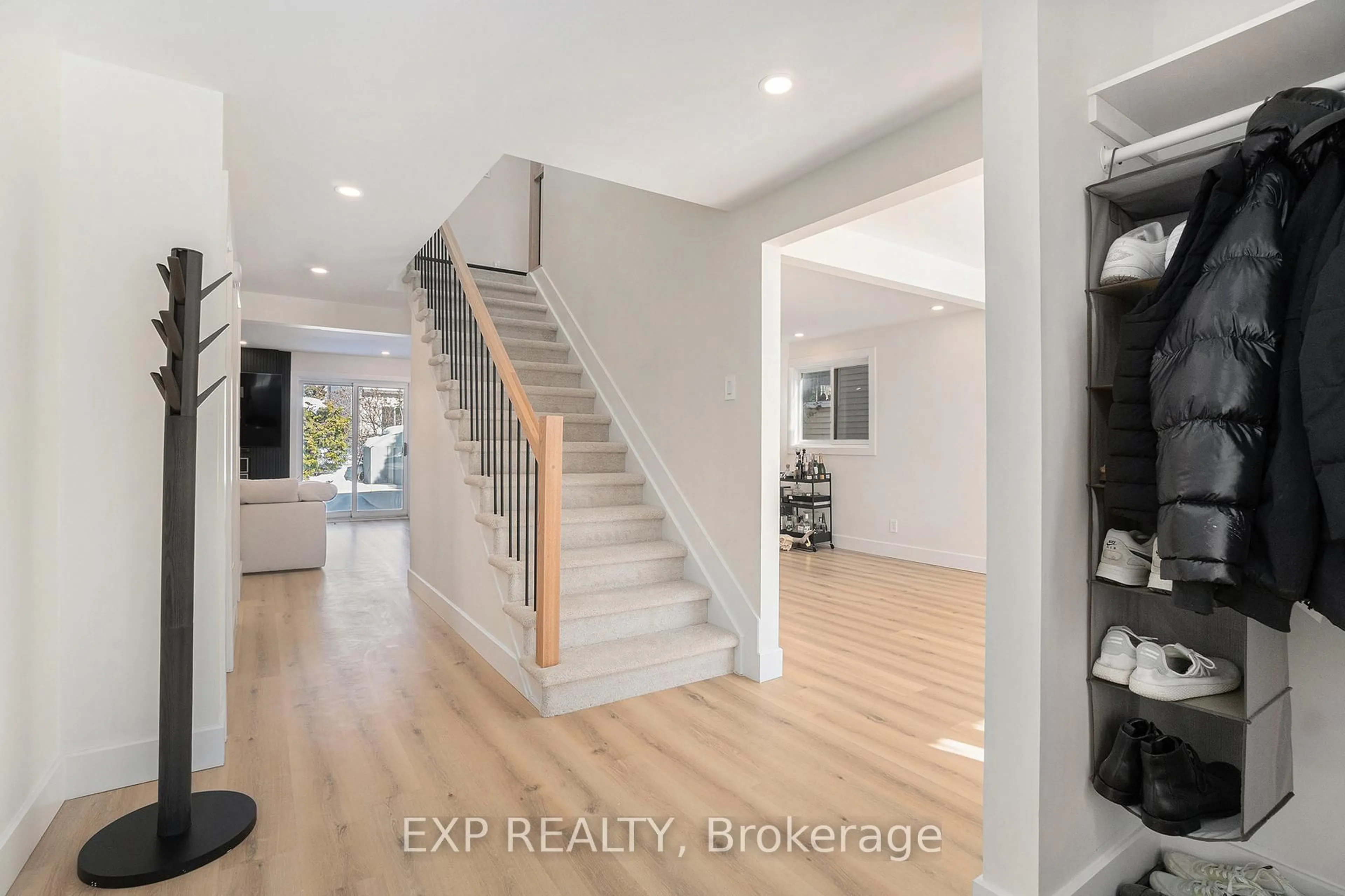 Indoor entryway for 16 Weybridge Dr, Ottawa Ontario K2J 2X2