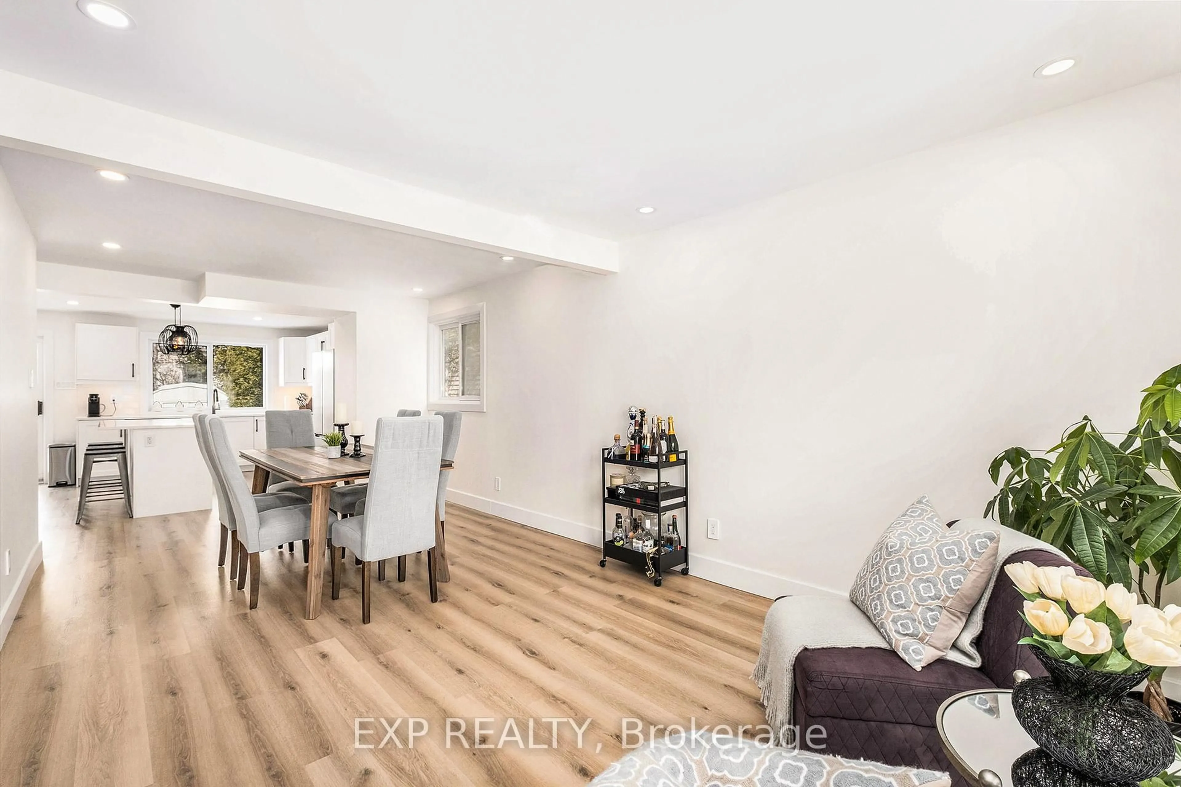 A pic of a room for 16 Weybridge Dr, Ottawa Ontario K2J 2X2