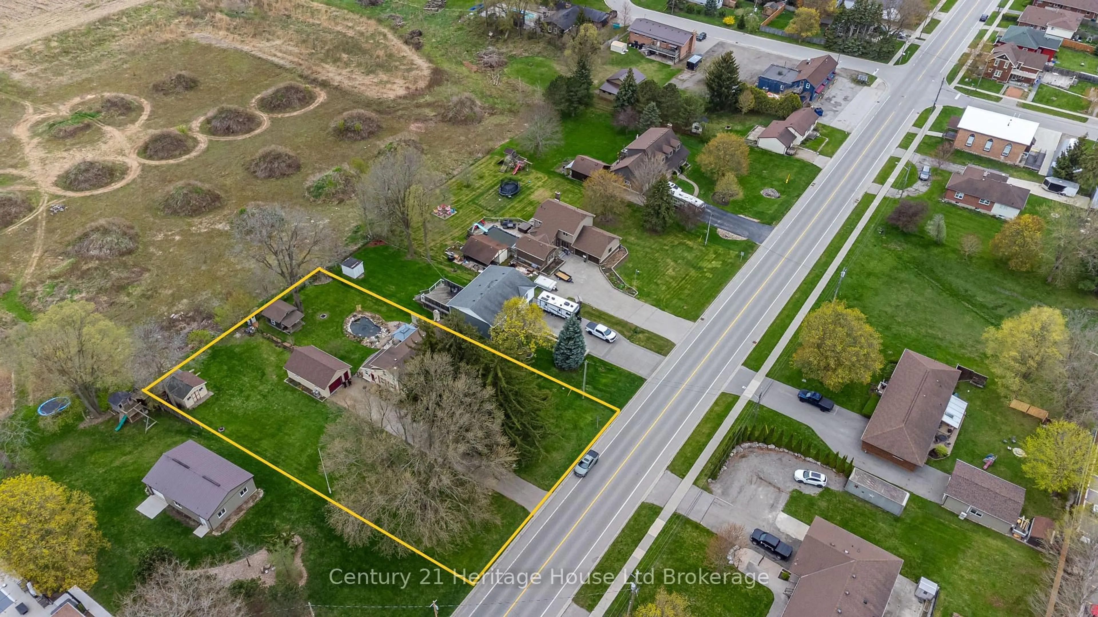 A pic from outside/outdoor area/front of a property/back of a property/a pic from drone, street for 91 Albert St, Blandford-Blenheim Ontario N0J 1S0