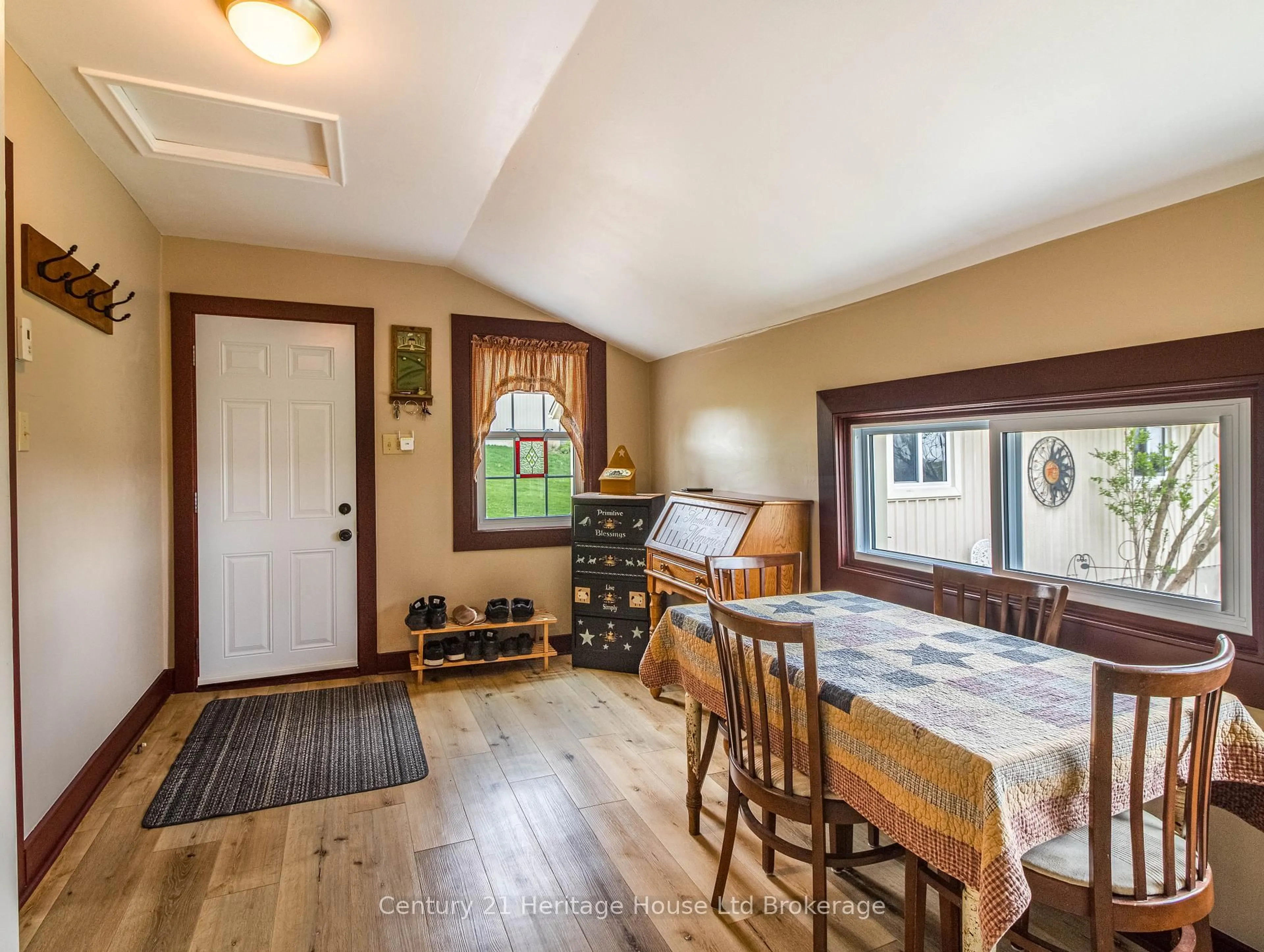 Dining room, unknown for 91 Albert St, Blandford-Blenheim Ontario N0J 1S0