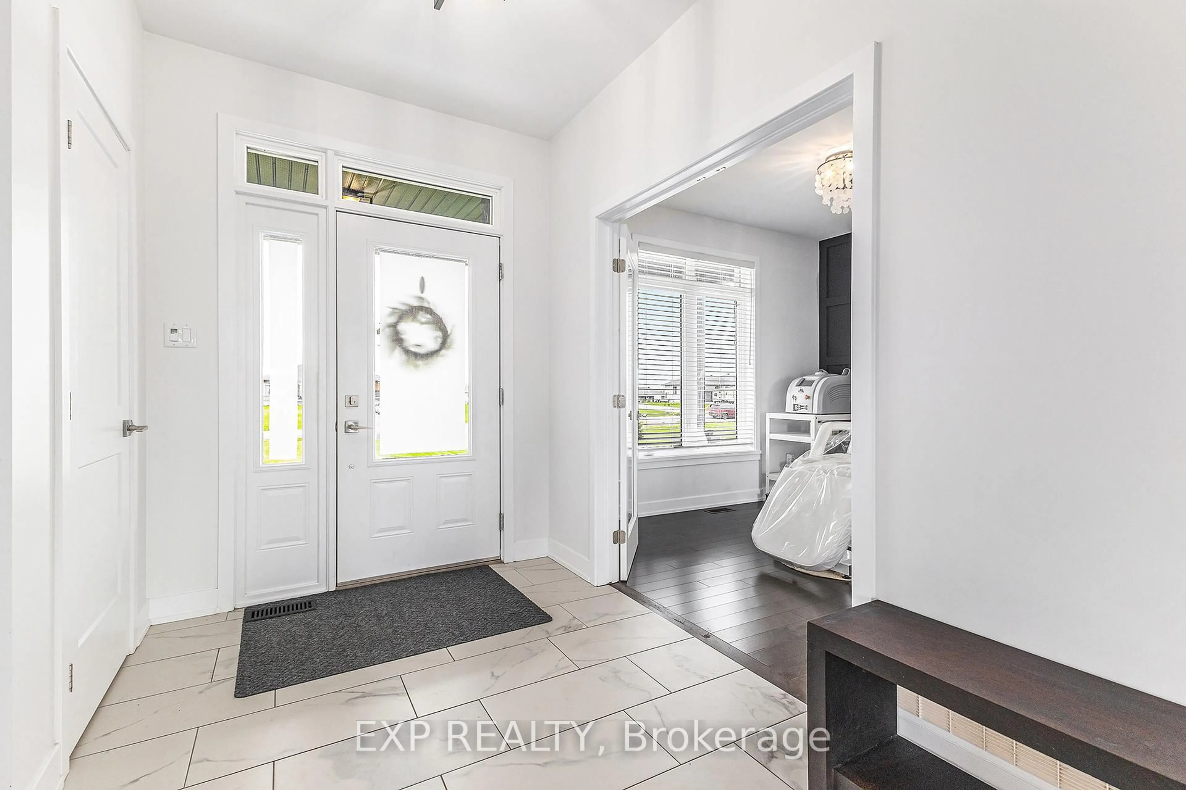Indoor entryway for 145 Harold Jones Way, Ashton Ontario K0A 1B0