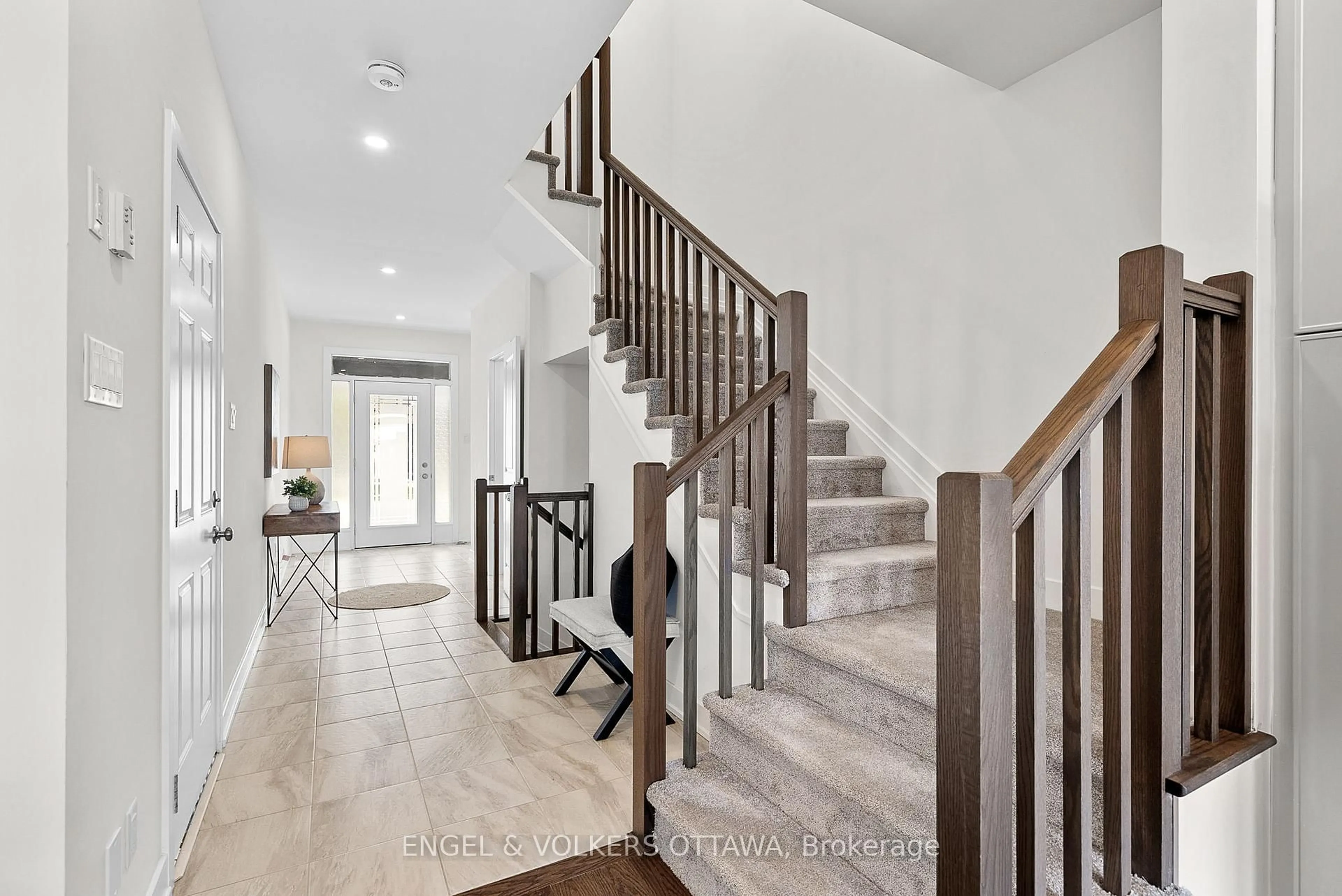 Unknown for 275 Finsbury Ave, Ottawa Ontario K2S 2Y2
