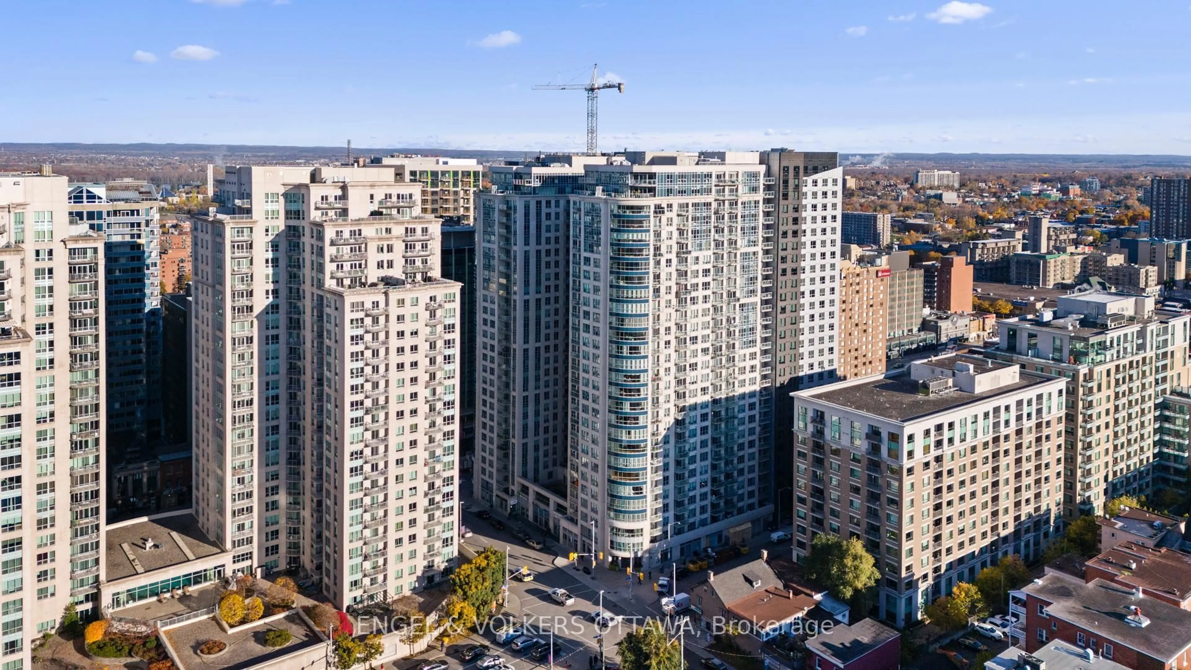 A pic from outside/outdoor area/front of a property/back of a property/a pic from drone, city buildings view from balcony for 195 BESSERER St #1407, Ottawa Ontario K1N 0B6