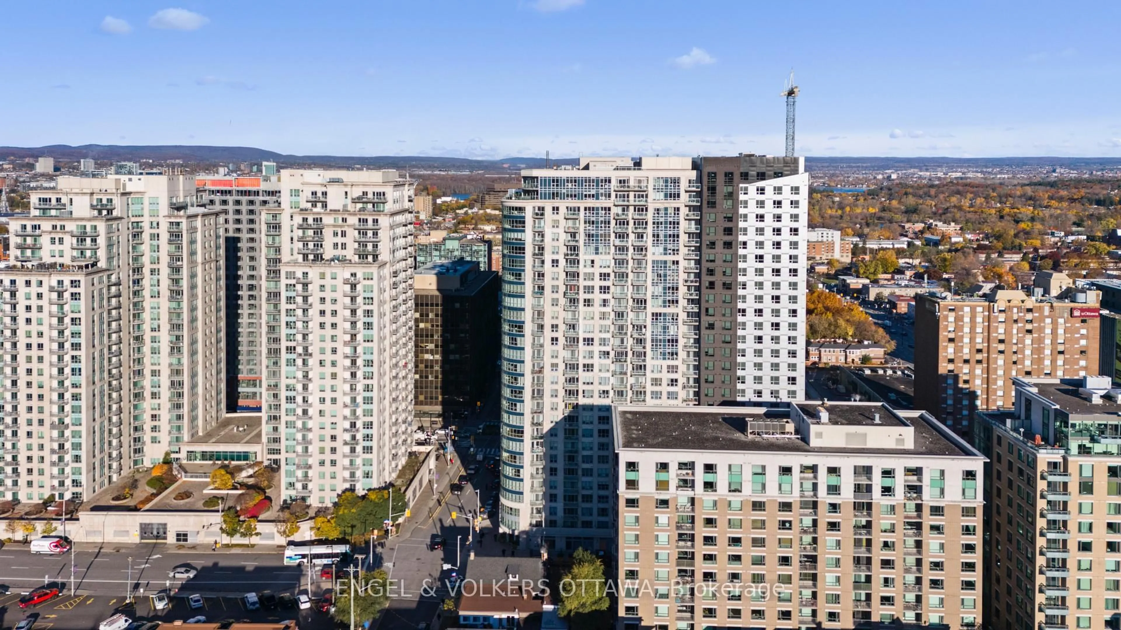 A pic from outside/outdoor area/front of a property/back of a property/a pic from drone, city buildings view from balcony for 195 BESSERER St #1407, Ottawa Ontario K1N 0B6