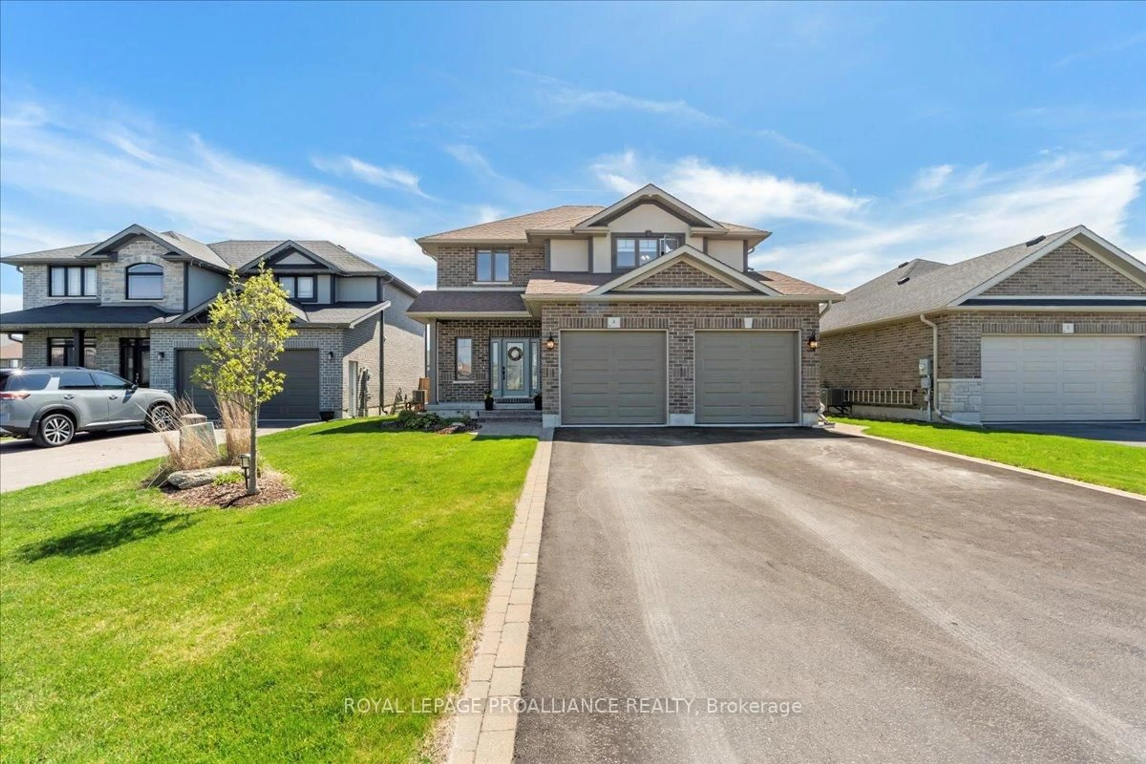 A pic from outside/outdoor area/front of a property/back of a property/a pic from drone, street for 4 Trinity Crt, Belleville Ontario K8N 0E7