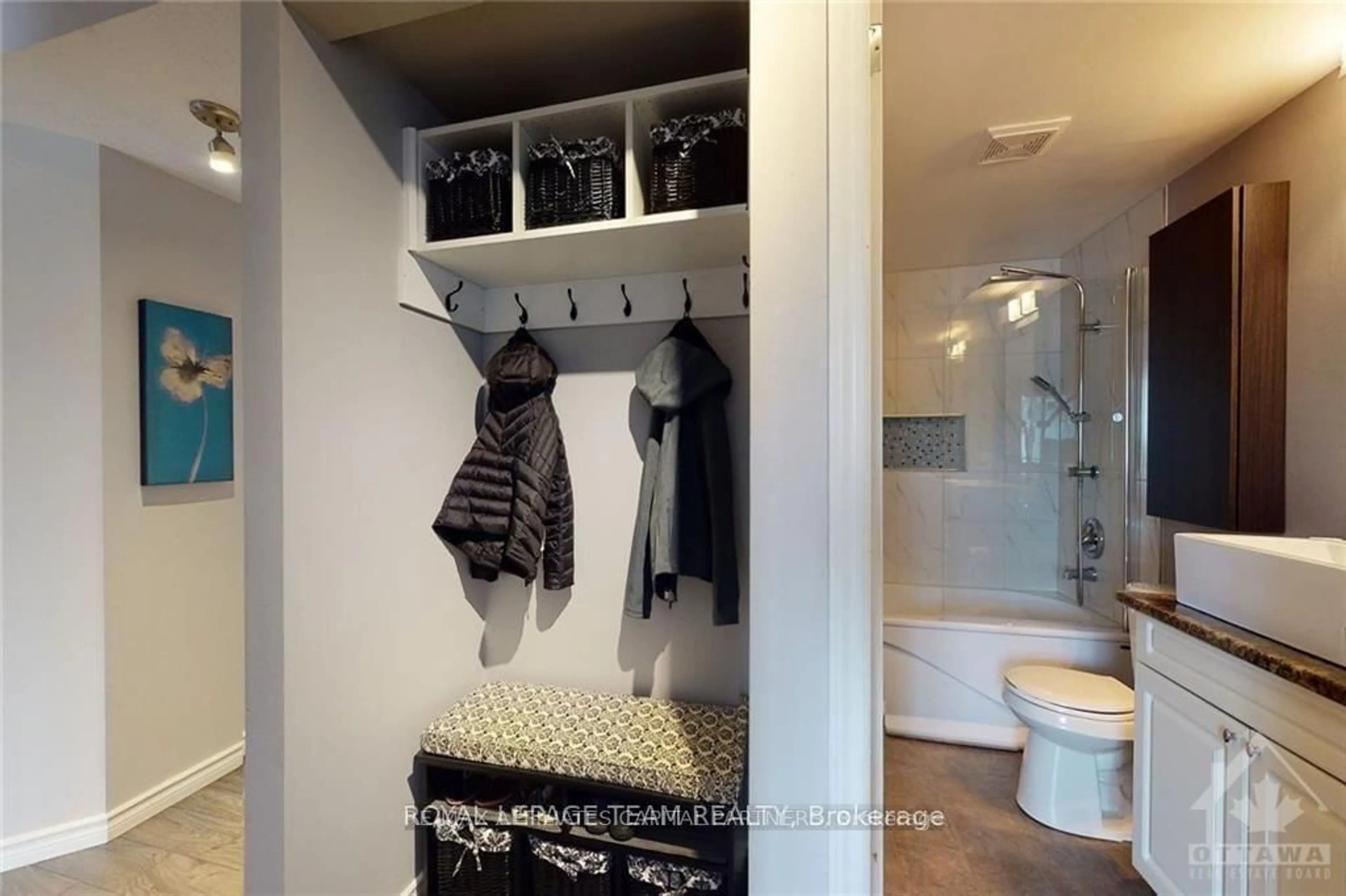 Contemporary bathroom, ceramic/tile floor for 266 LORRY GREENBERG Dr #204, Ottawa Ontario K1T 3J9
