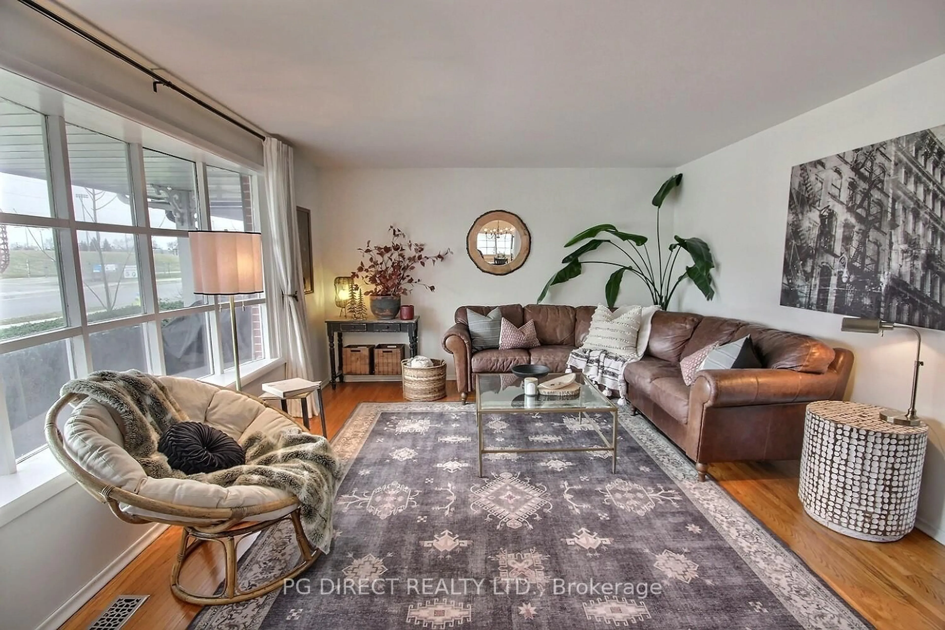 Living room with furniture, unknown for 121 Palmer Rd, Belleville Ontario K8P 4C7
