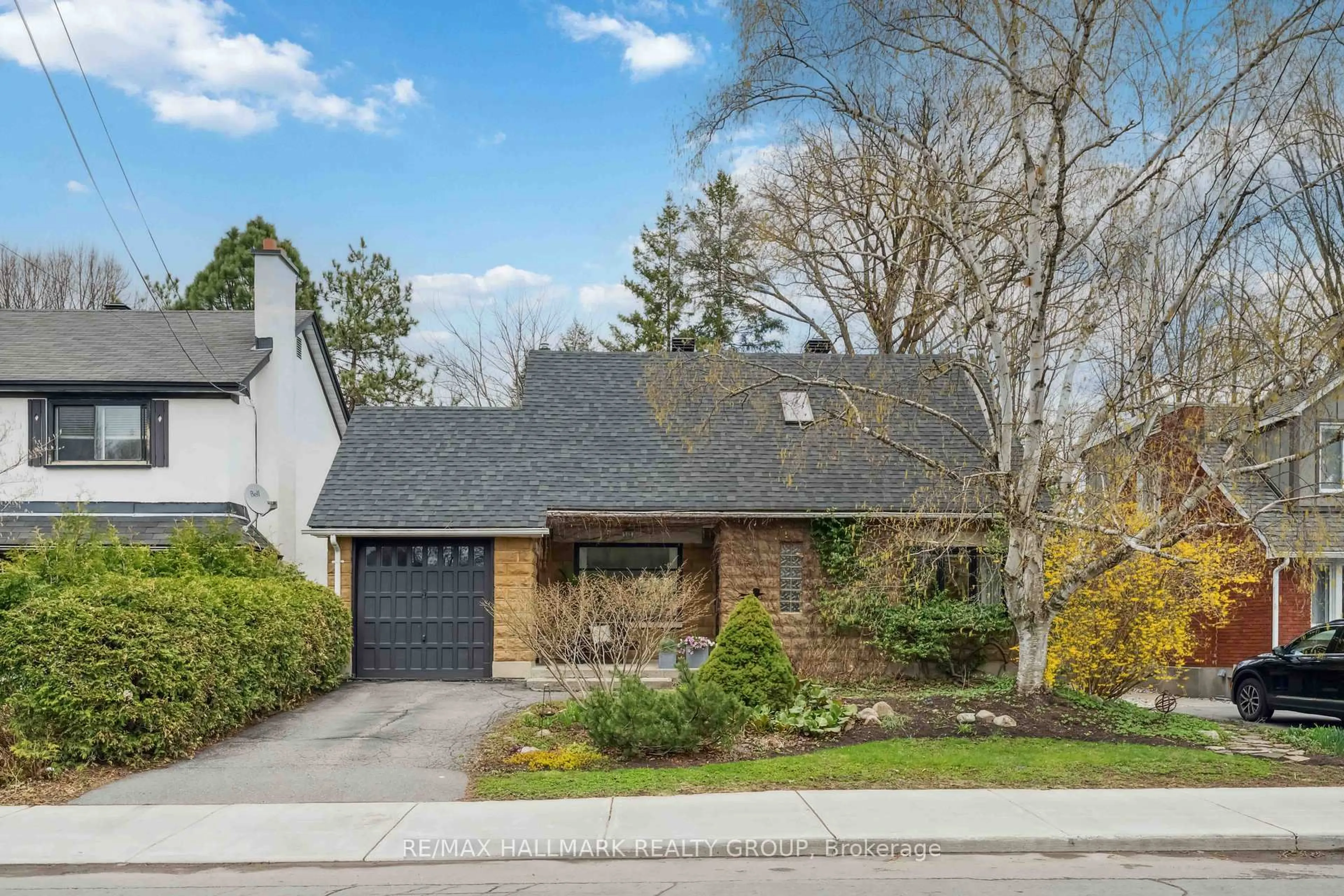 Home with brick exterior material, street for 265 Patricia Ave, Ottawa Ontario K1Y 0C6